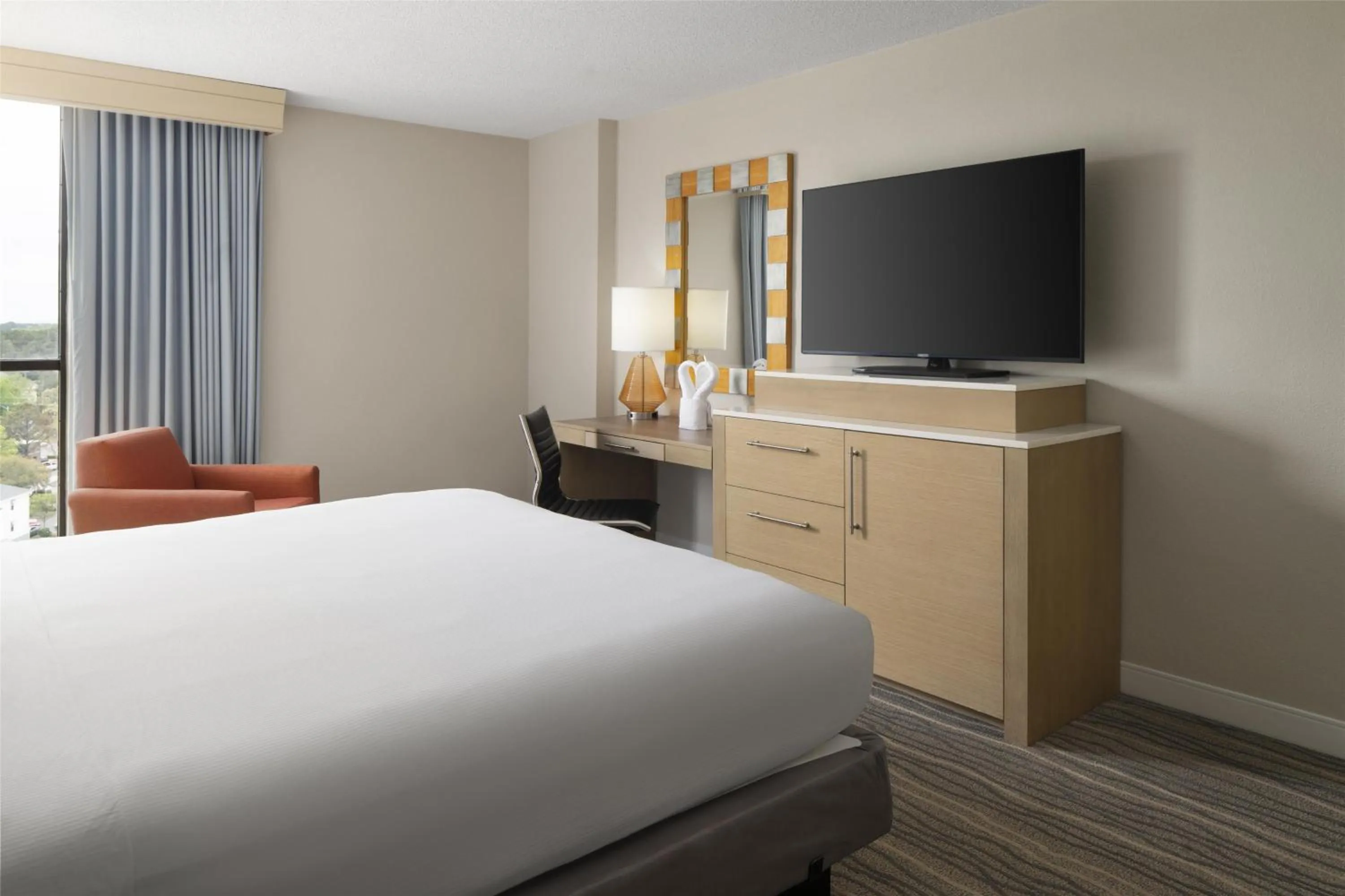 Bed in DoubleTree by Hilton Virginia Beach