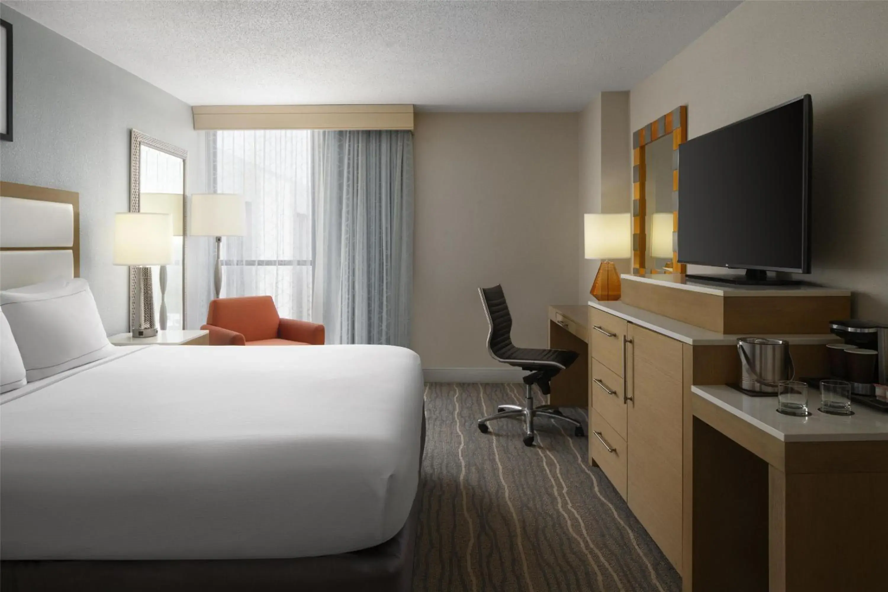 King Room - Non-Smoking in DoubleTree by Hilton Virginia Beach King Room - Non-Smoking in DoubleTree by Hilton Virginia Beach