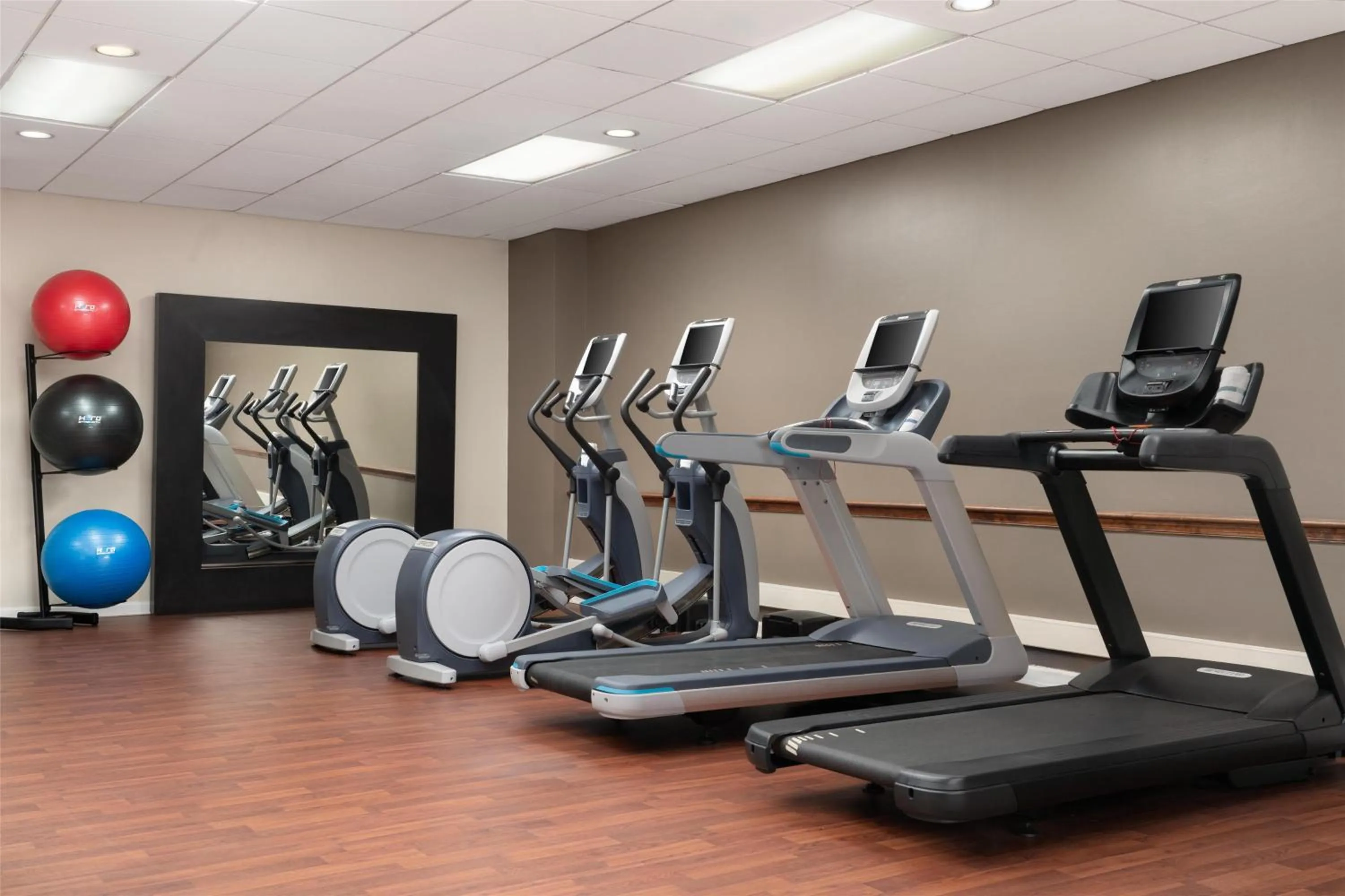 Fitness centre/facilities in DoubleTree by Hilton Virginia Beach