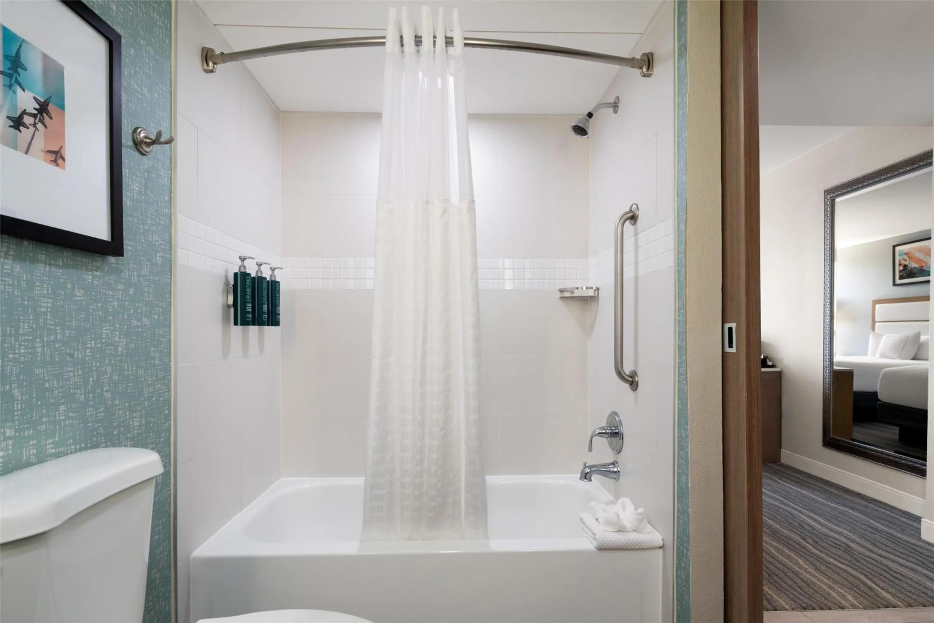 Bathroom, Bed in DoubleTree by Hilton Virginia Beach