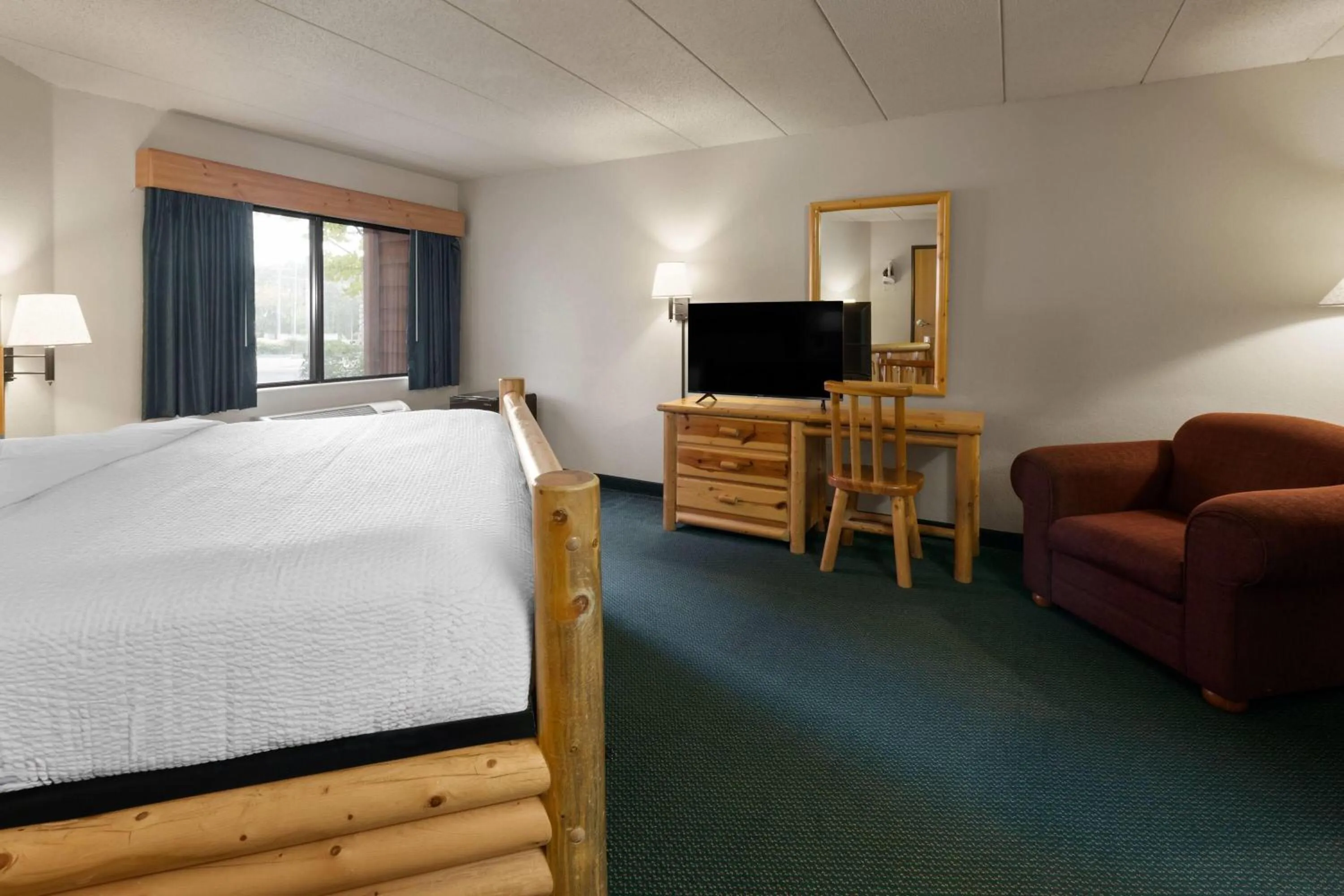 Photo of the whole room, Bed in Shell Lake Lodge, a Travelodge by Wyndham