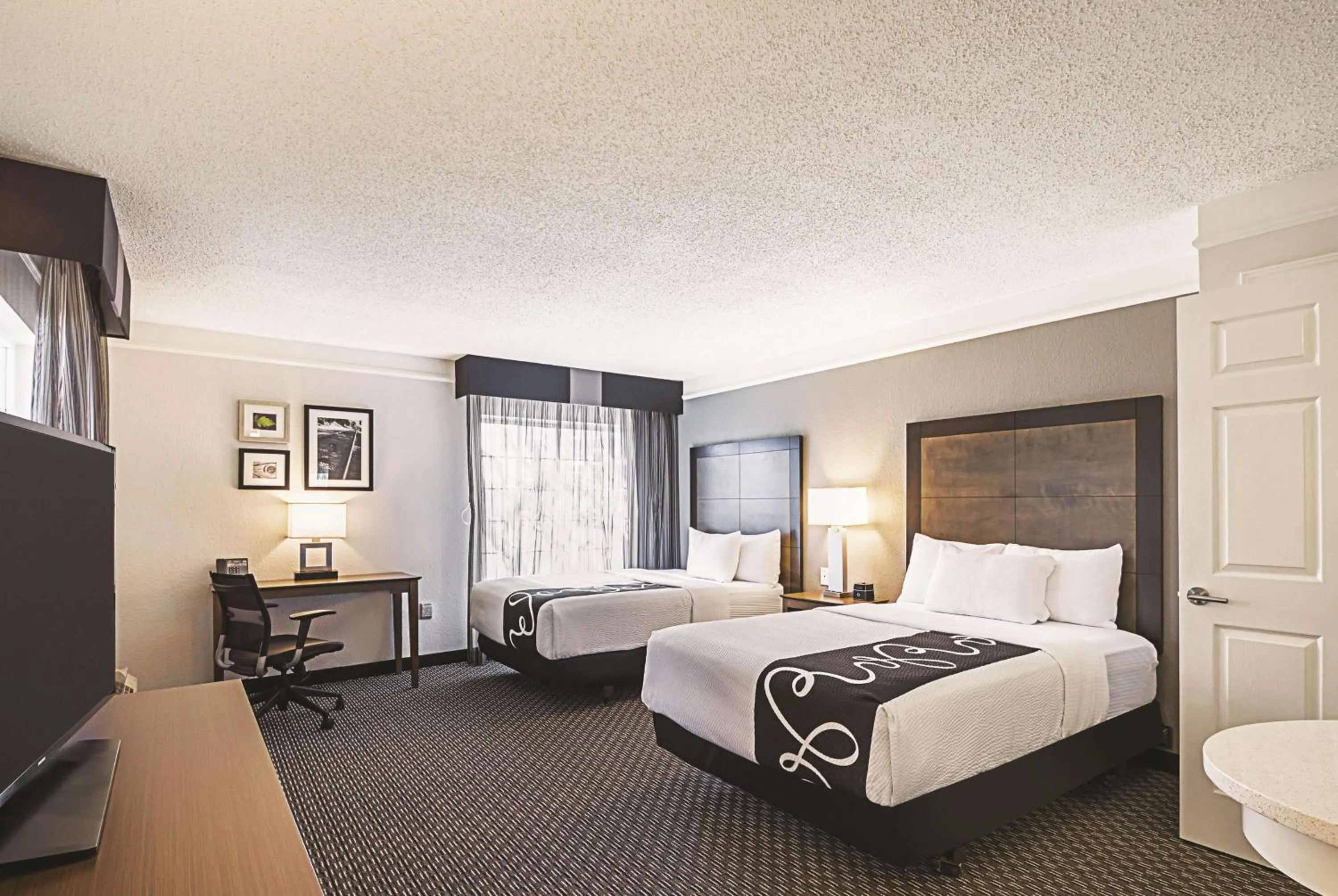 Photo of the whole room, Bed in La Quinta by Wyndham Austin at The Domain