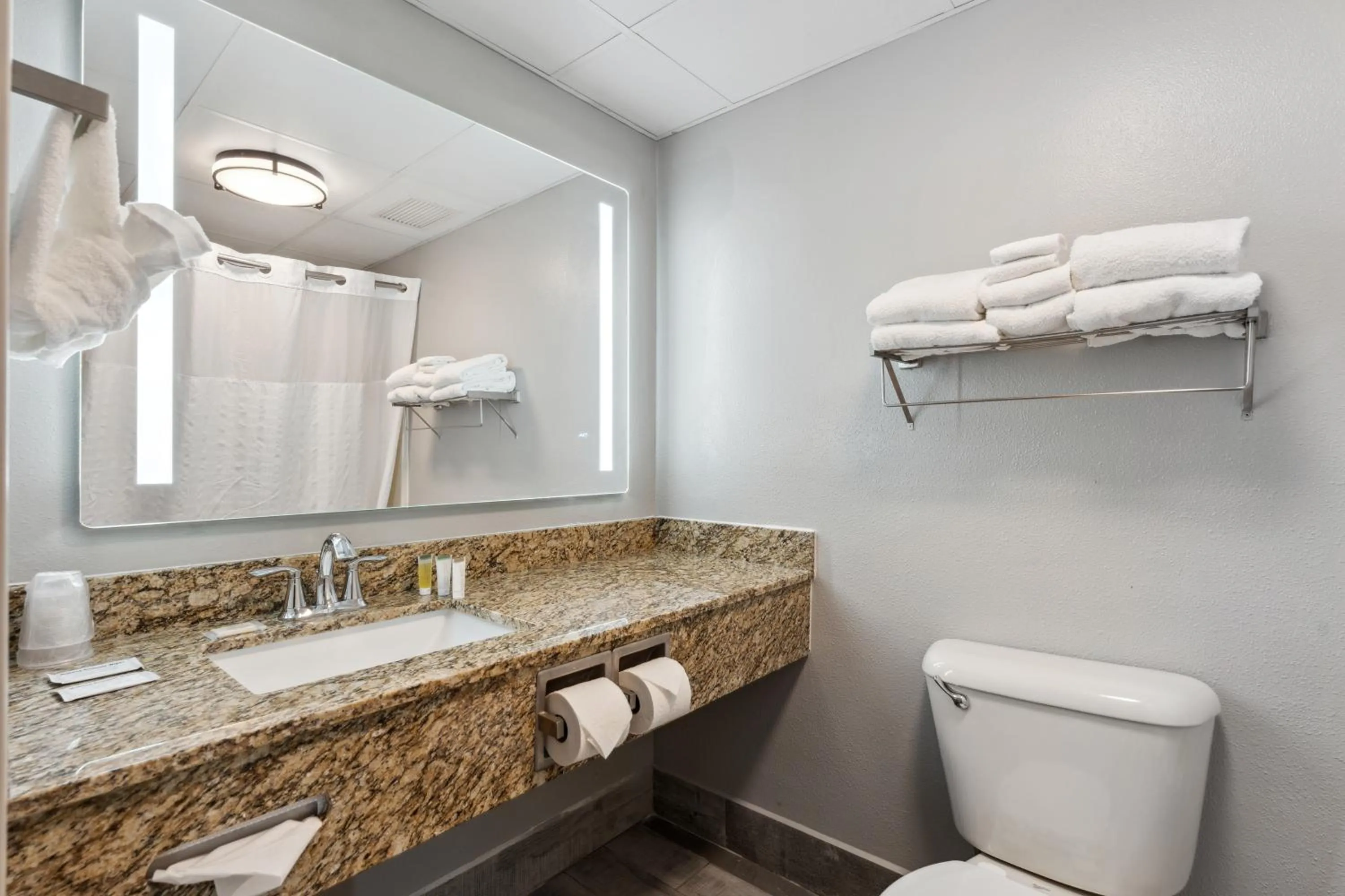 AmericInn by Wyndham Wisconsin Dells