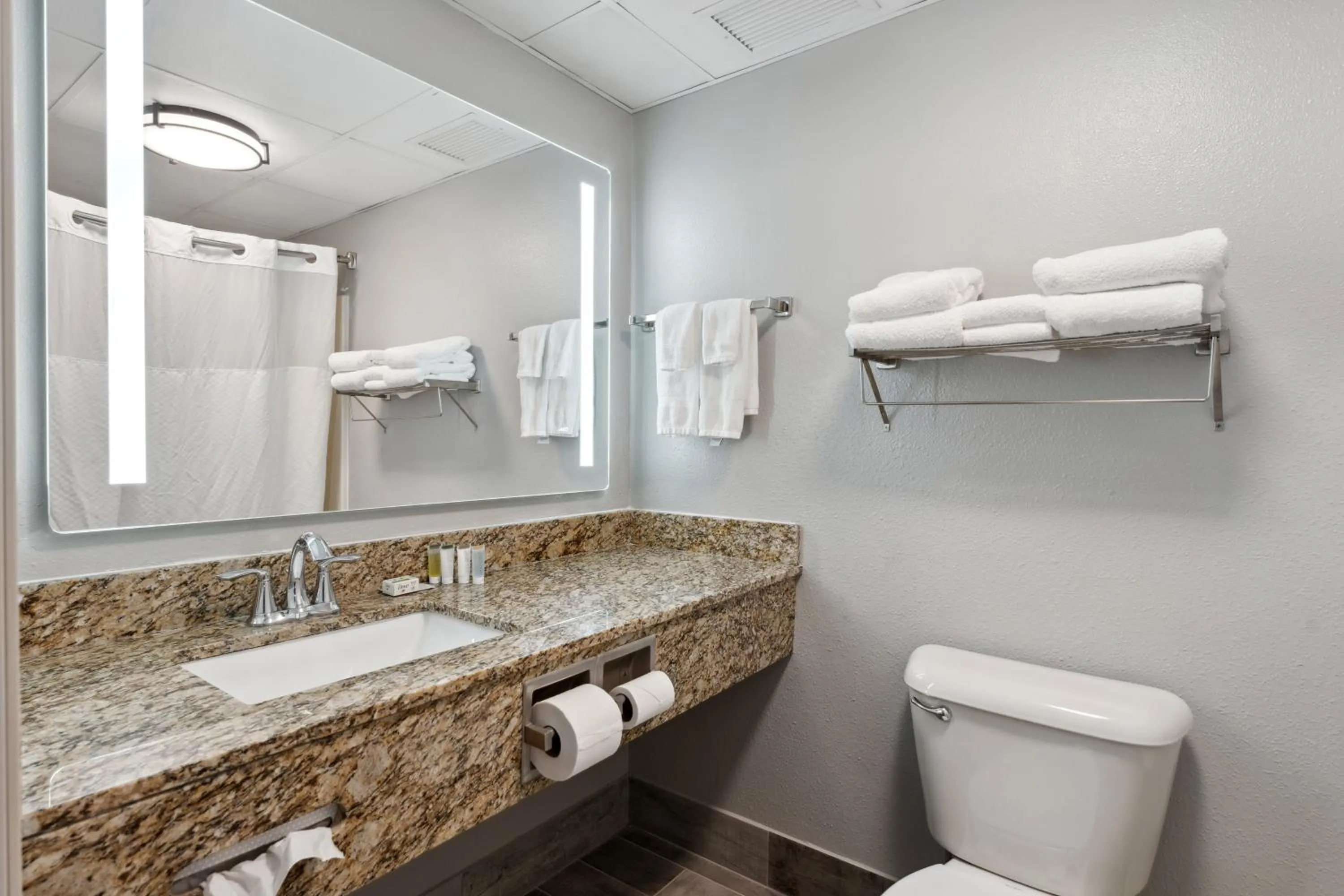 AmericInn by Wyndham Wisconsin Dells