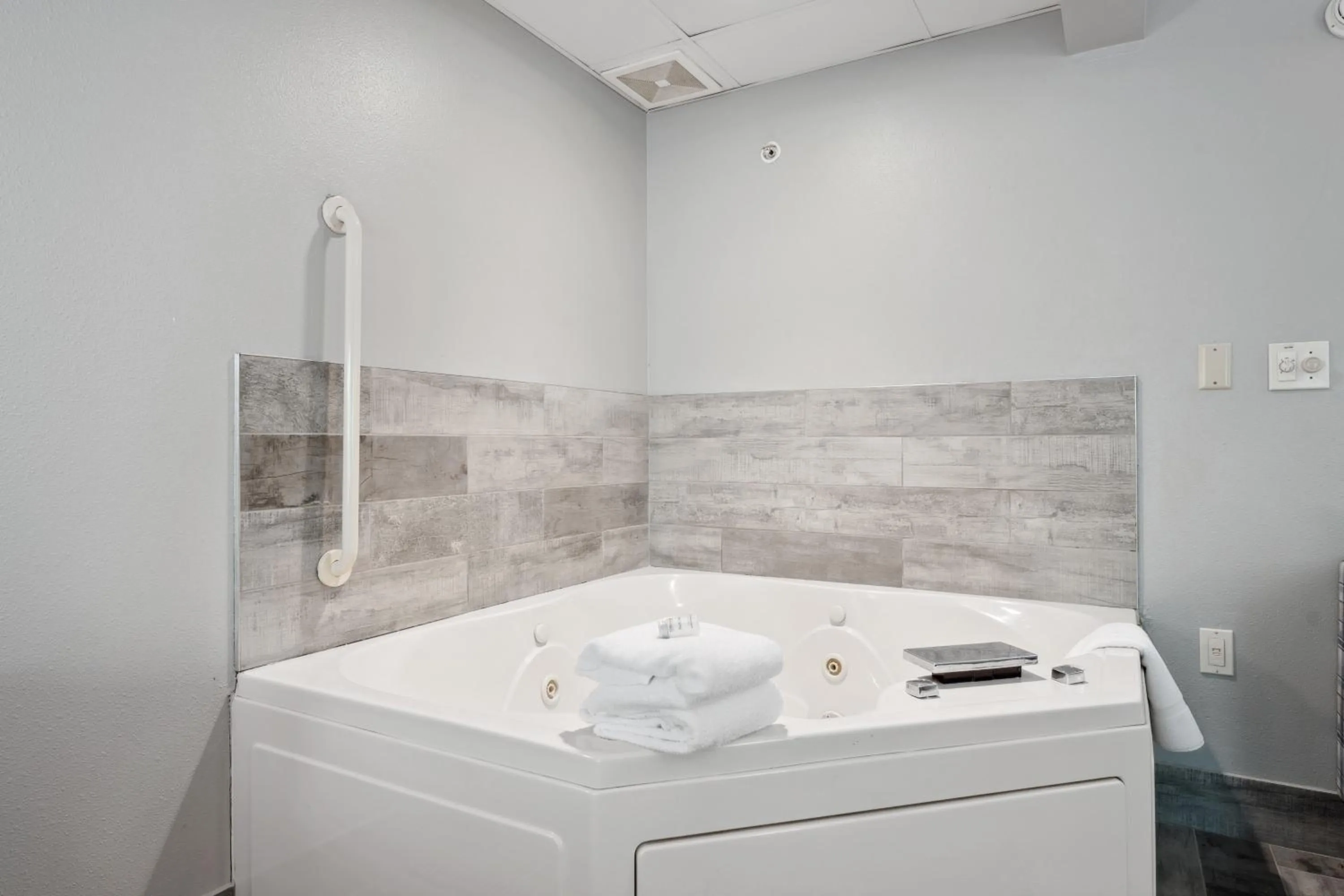 AmericInn by Wyndham Wisconsin Dells