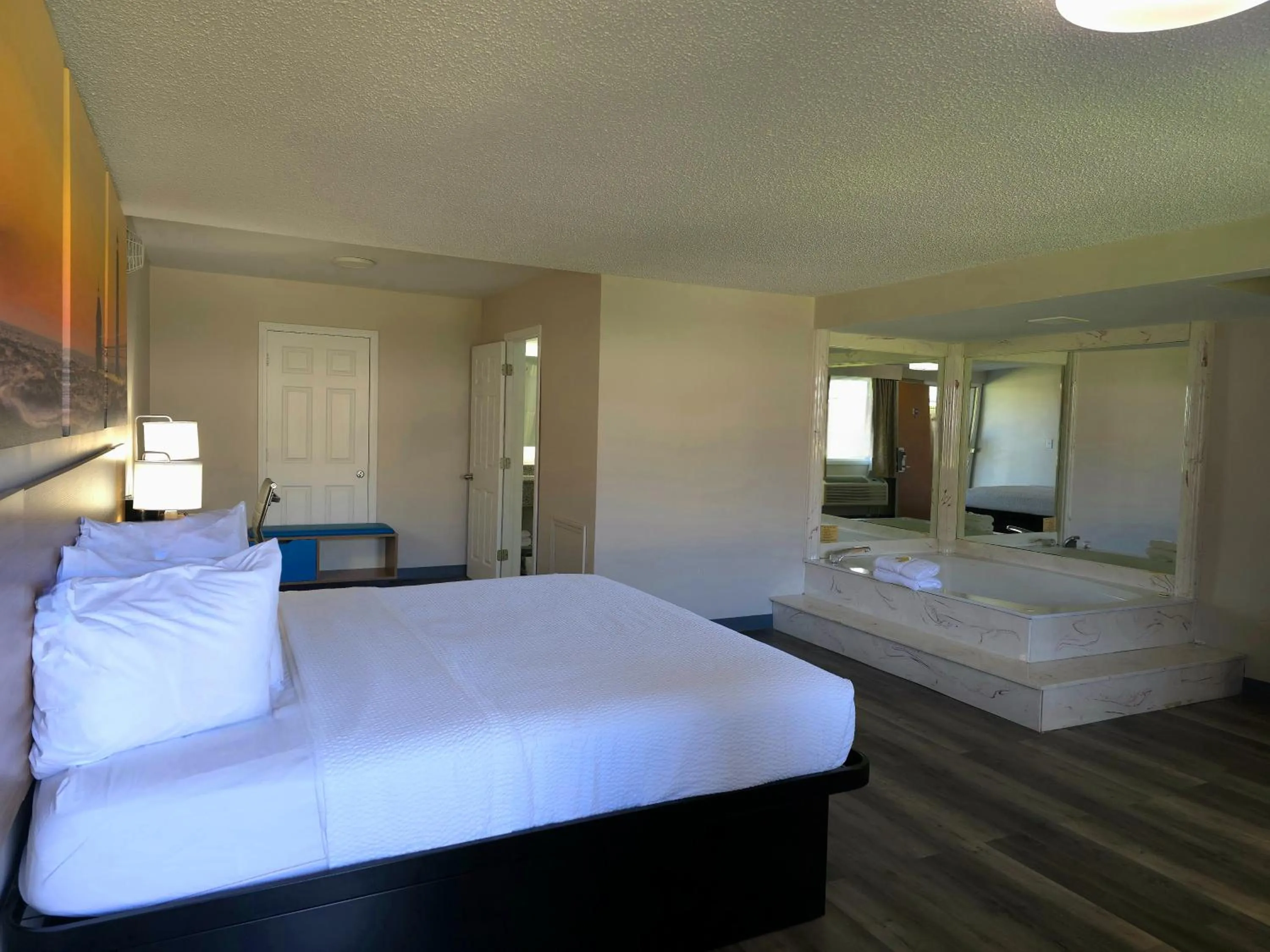 Bed in Days Inn and Suites by Wyndham Port Huron