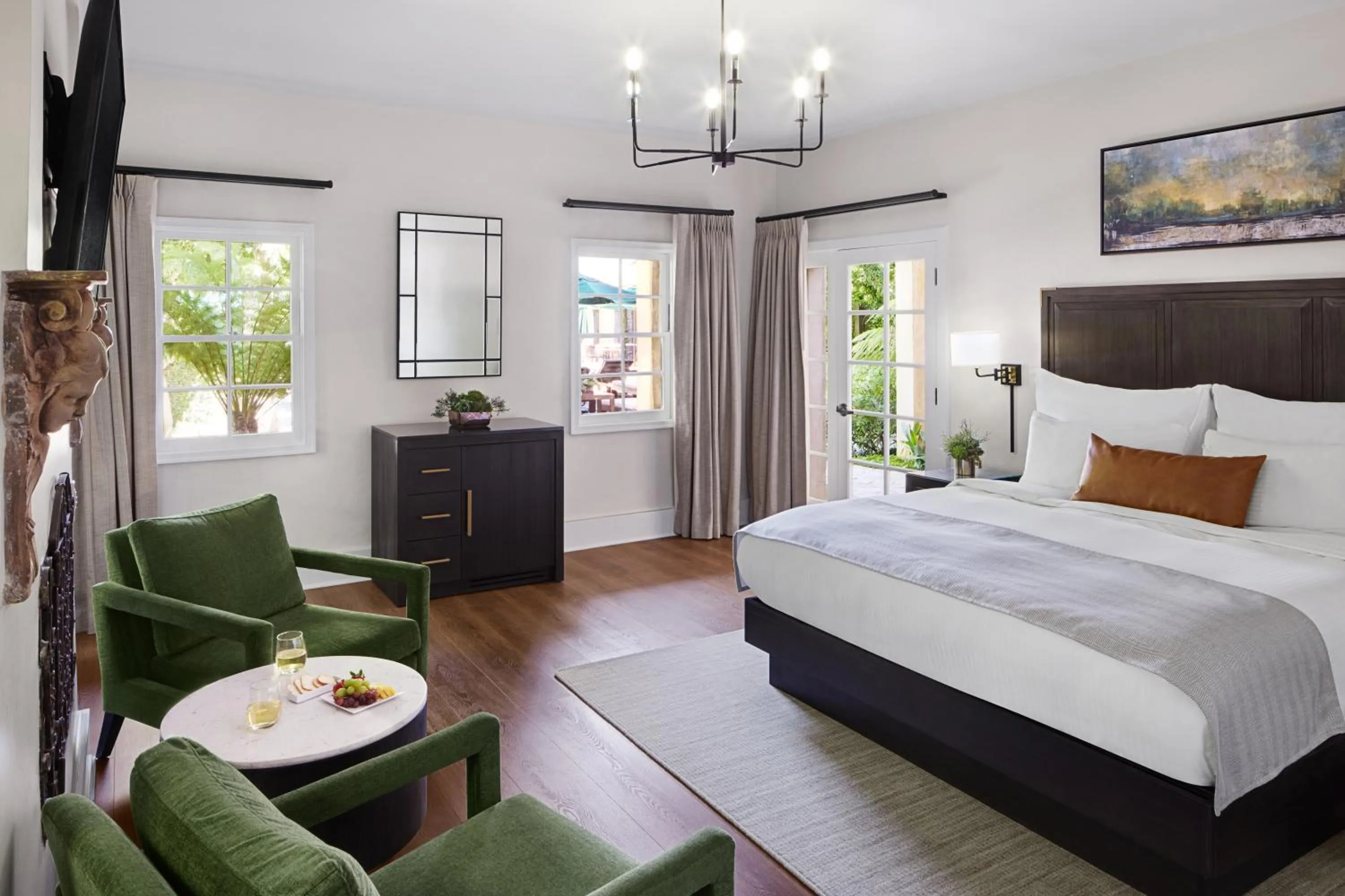 Bedroom, Bed in Kenwood Inn & Spa