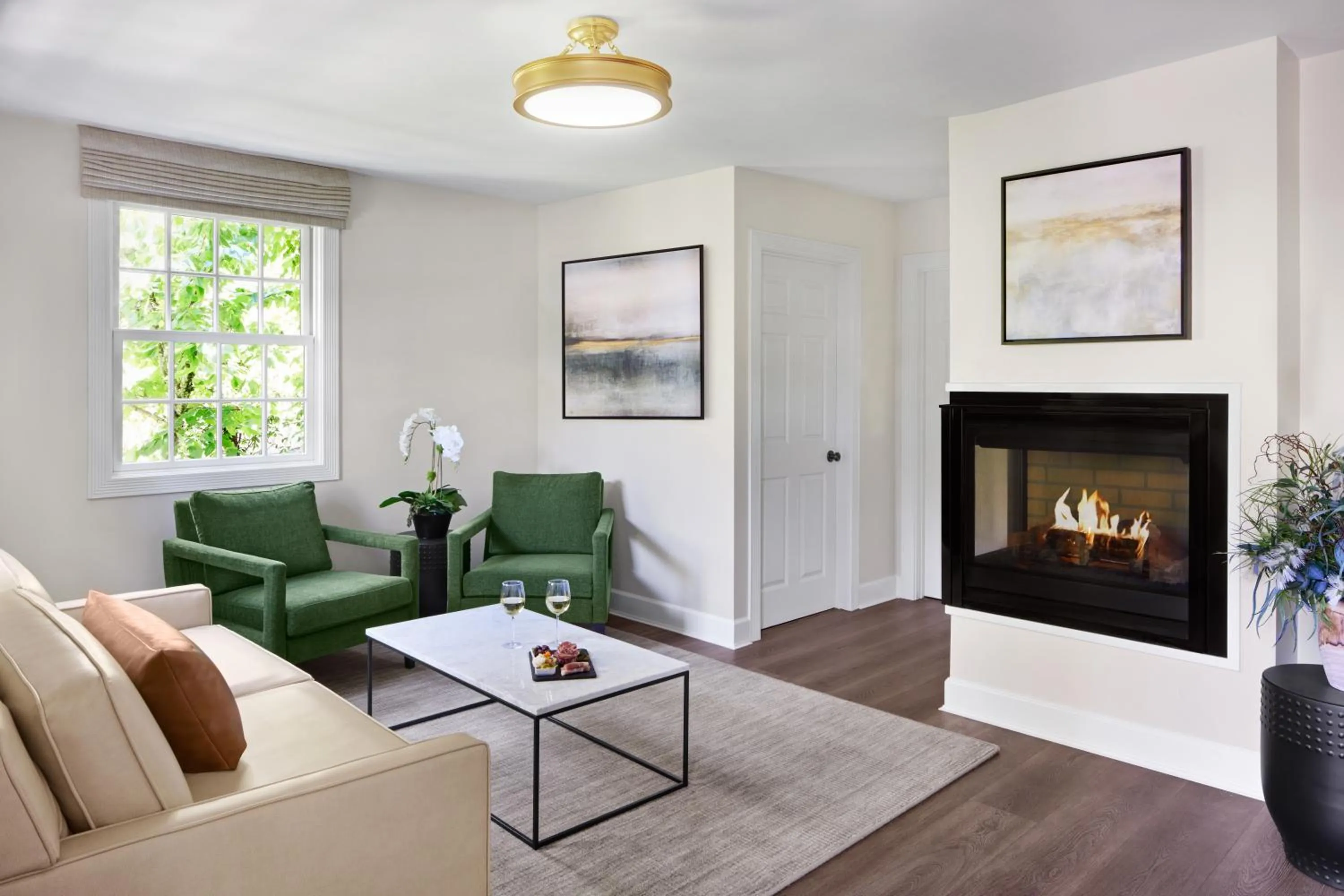 Living room in Kenwood Inn & Spa