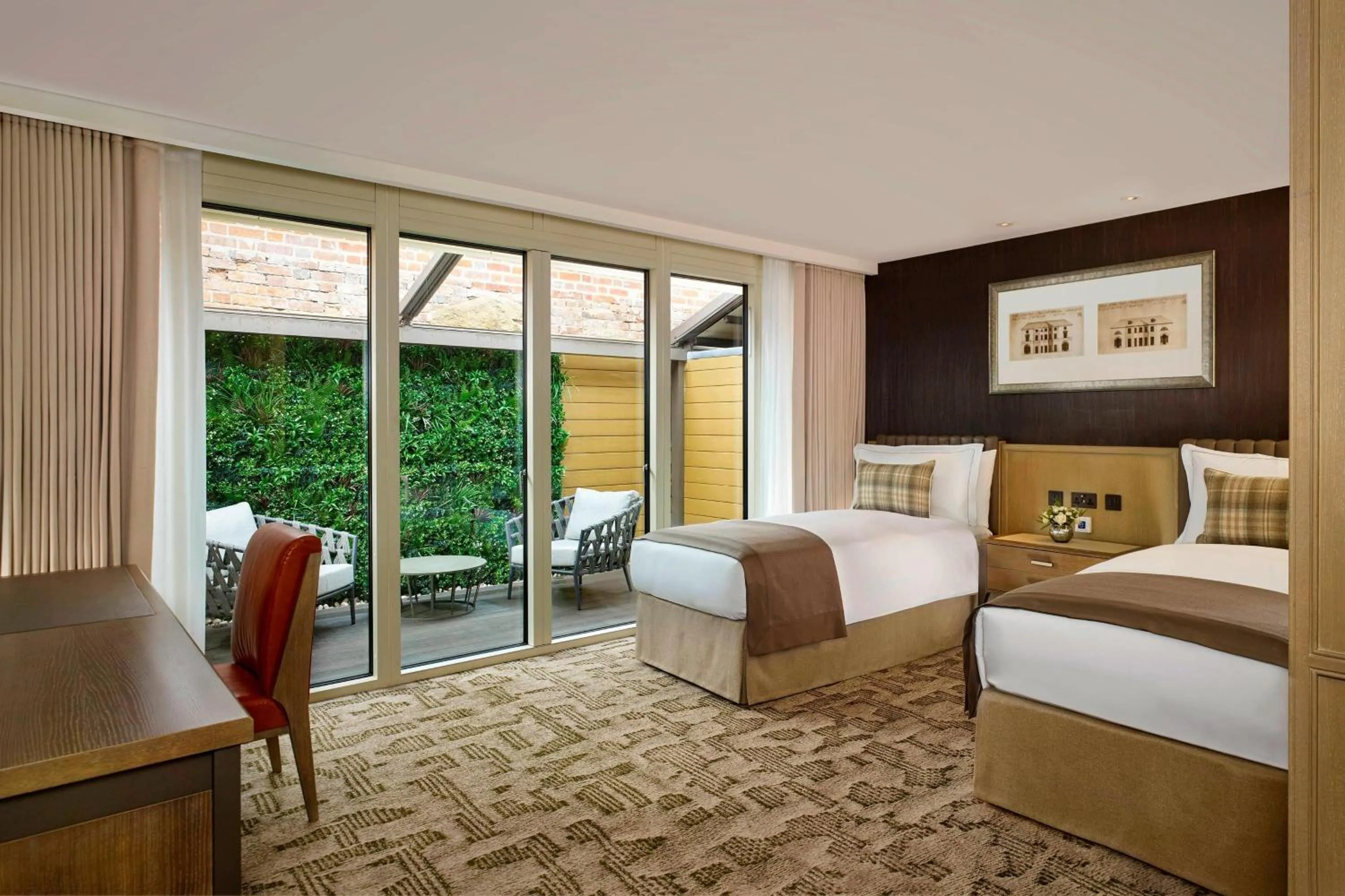 Photo of the whole room, Bed in The Langley, a Luxury Collection Hotel, Buckinghamshire