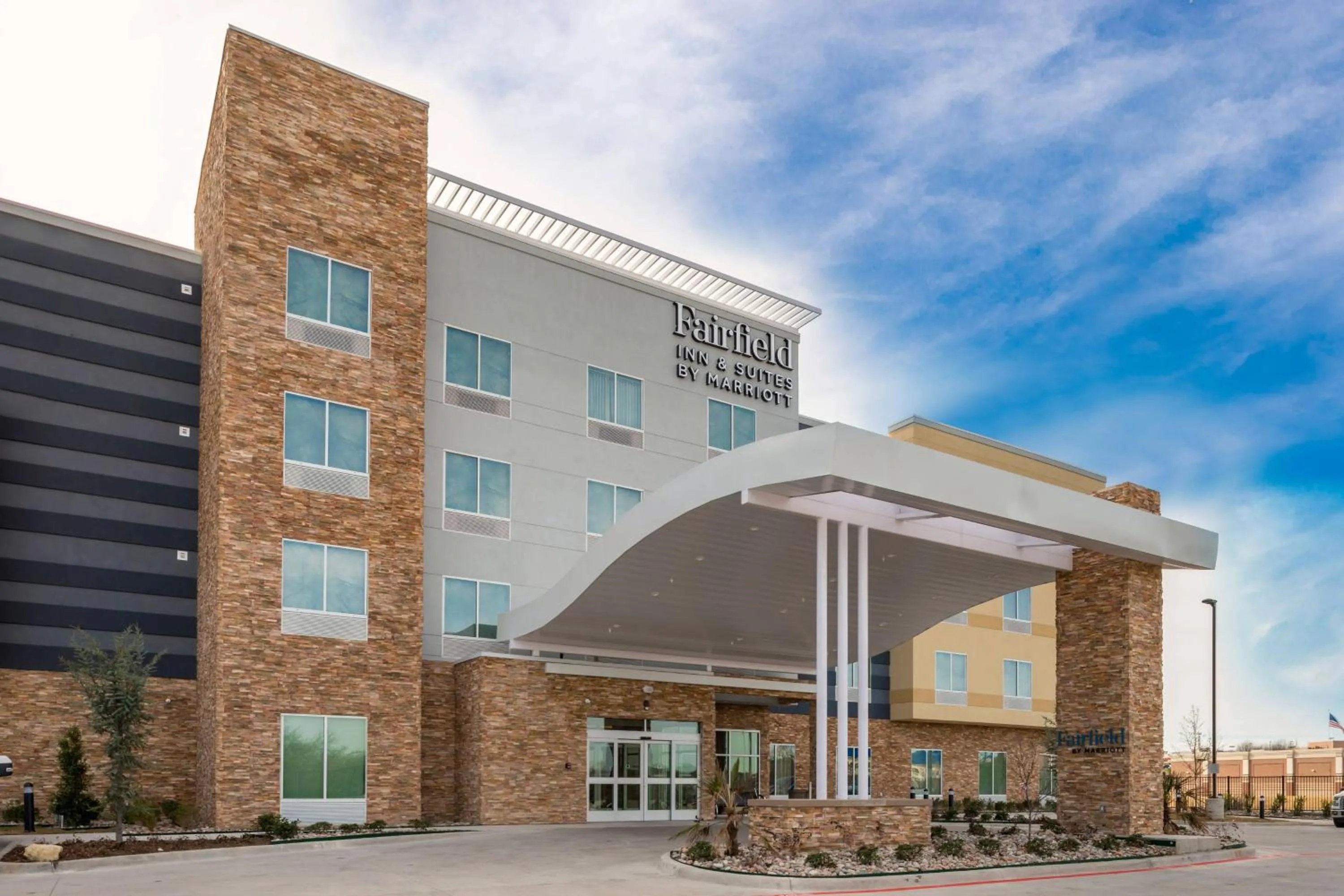 Property building in Fairfield Inn & Suites by Marriott Fort Worth Southwest at Cityview