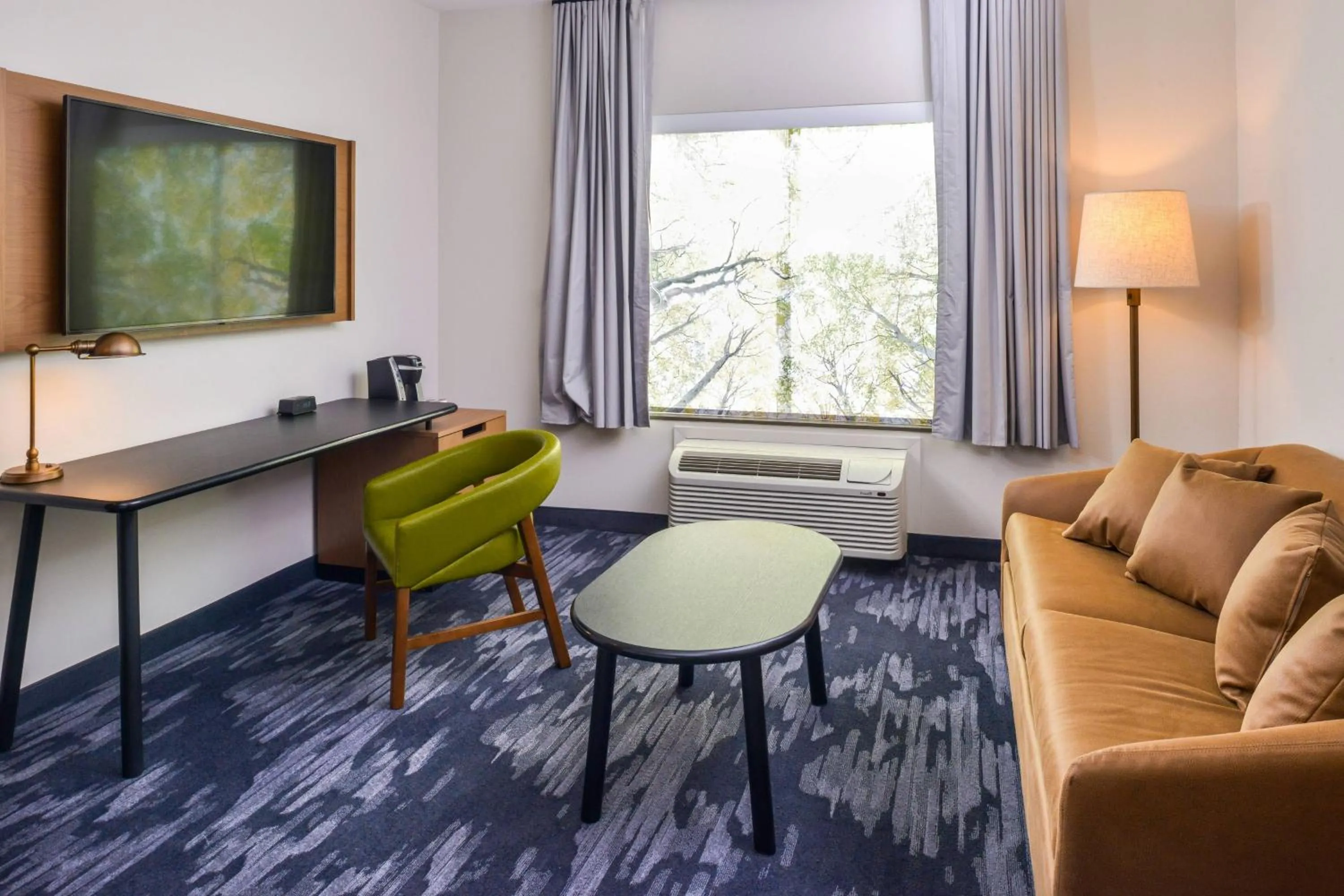 Living room in Fairfield Inn & Suites by Marriott Fort Worth Southwest at Cityview