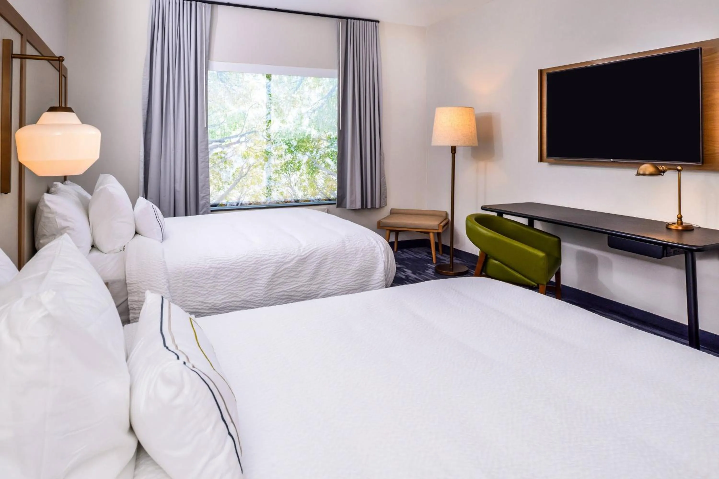 Photo of the whole room, Bed in Fairfield Inn & Suites by Marriott Fort Worth Southwest at Cityview