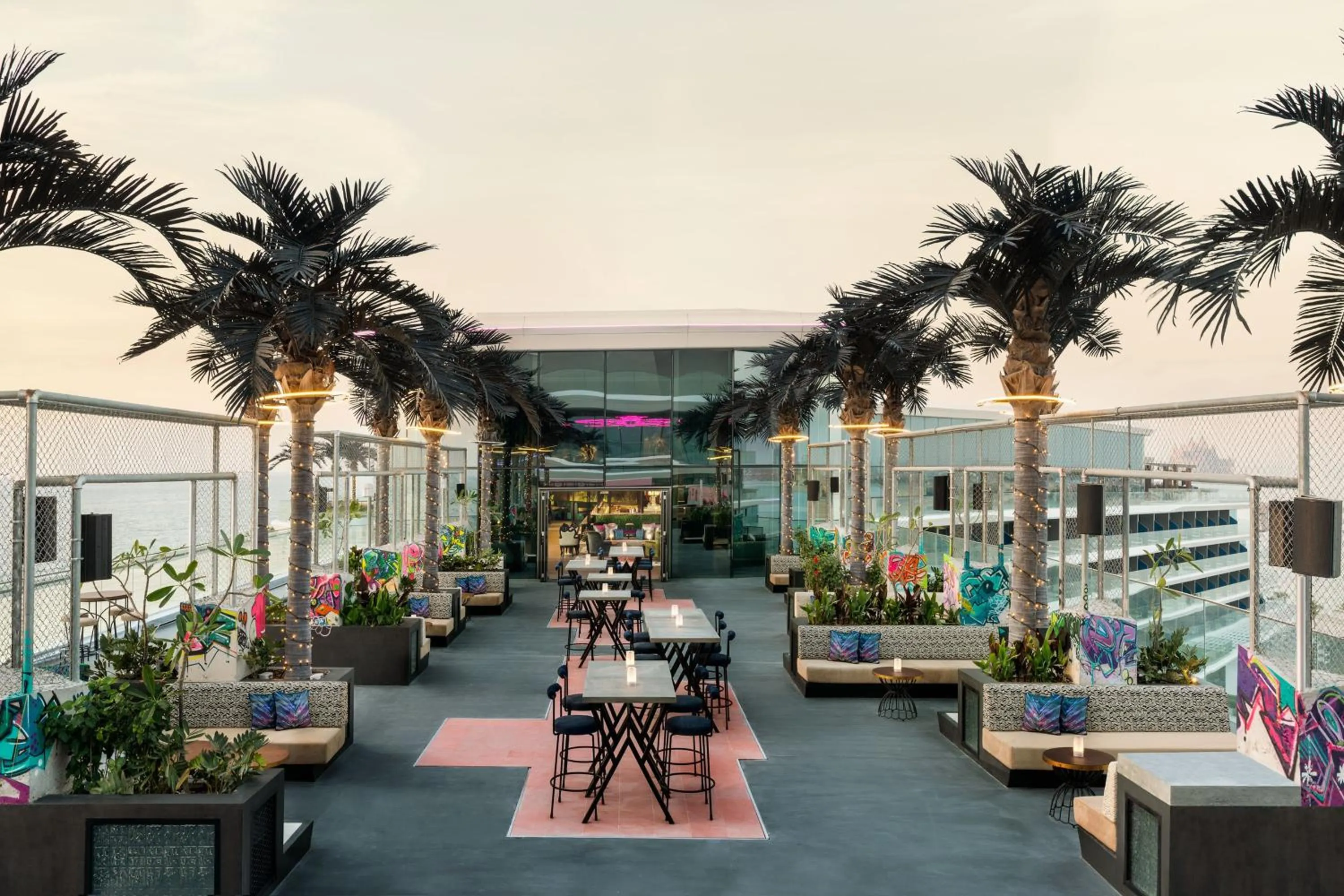 Restaurant/places to eat in W Dubai - The Palm