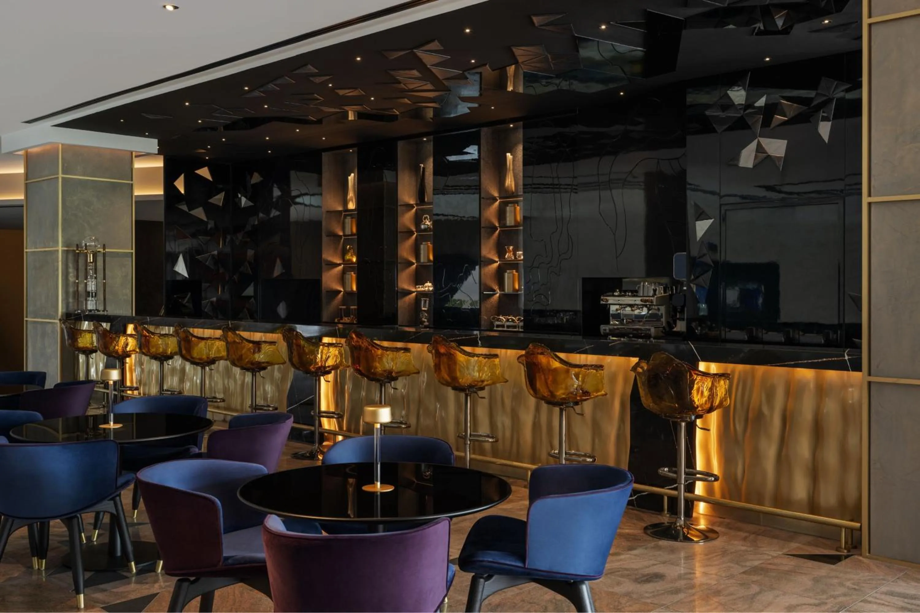 Lounge or bar in W Dubai - The Palm