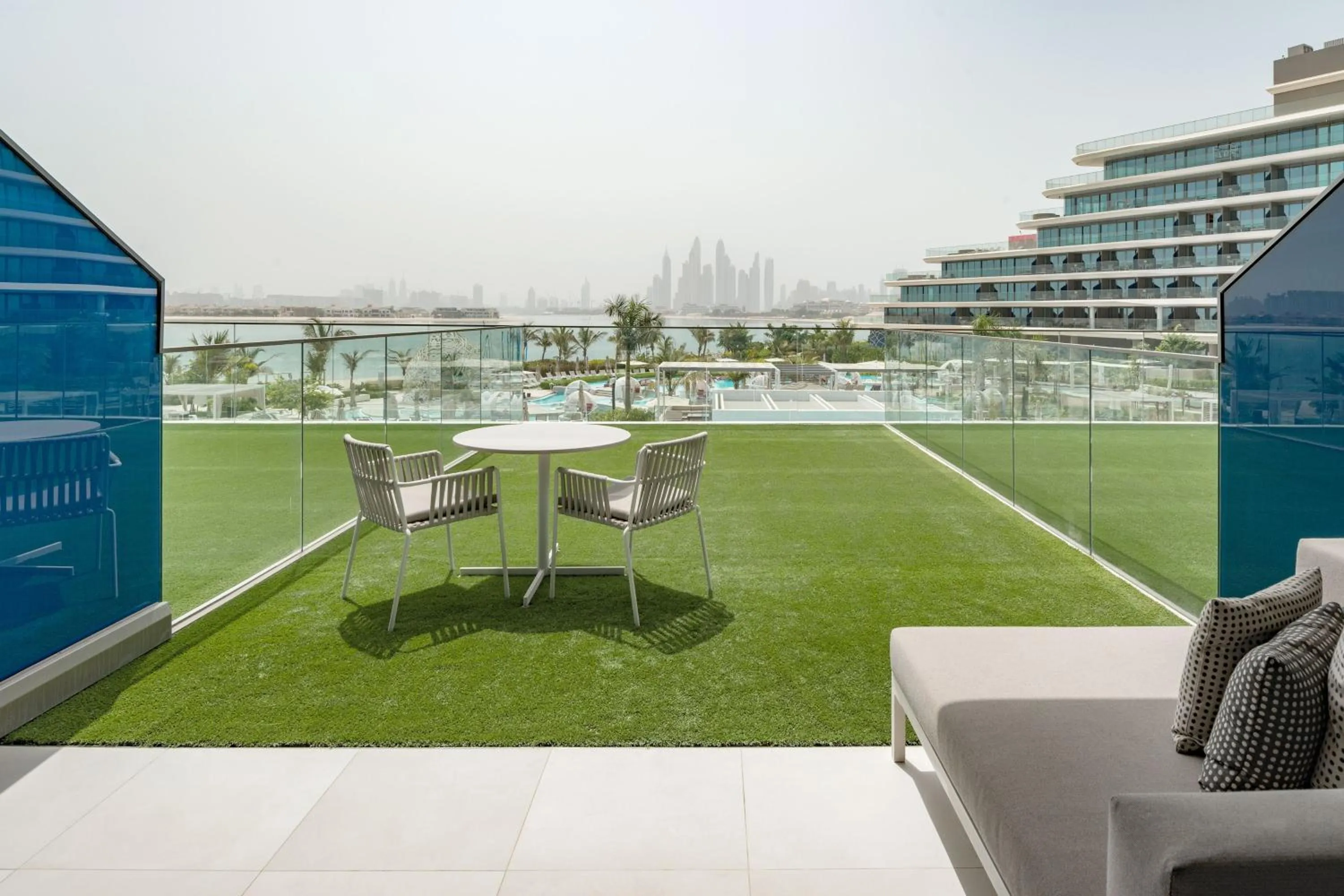 Photo of the whole room in W Dubai - The Palm