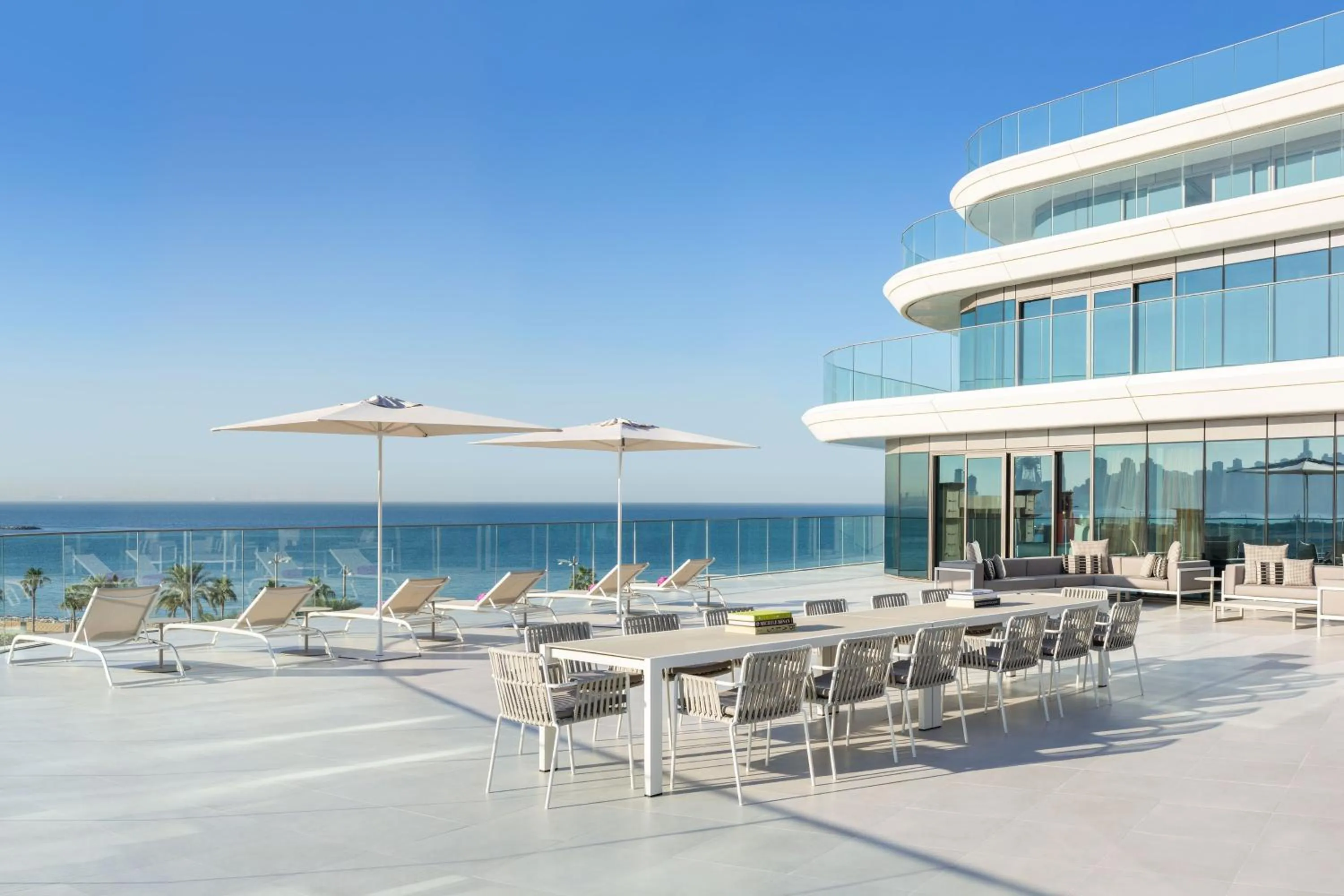 Photo of the whole room in W Dubai - The Palm