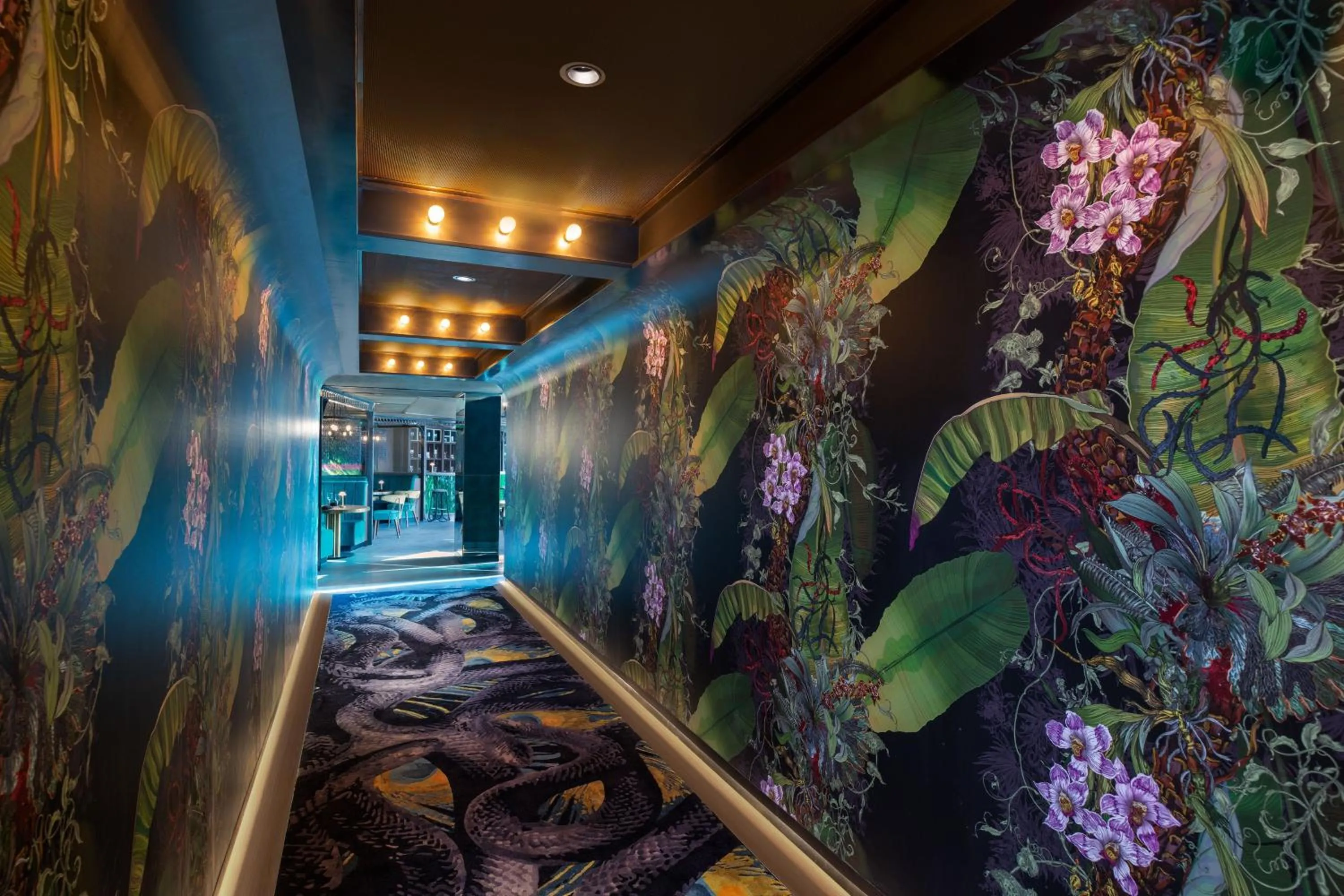 Restaurant/places to eat in W Dubai - The Palm