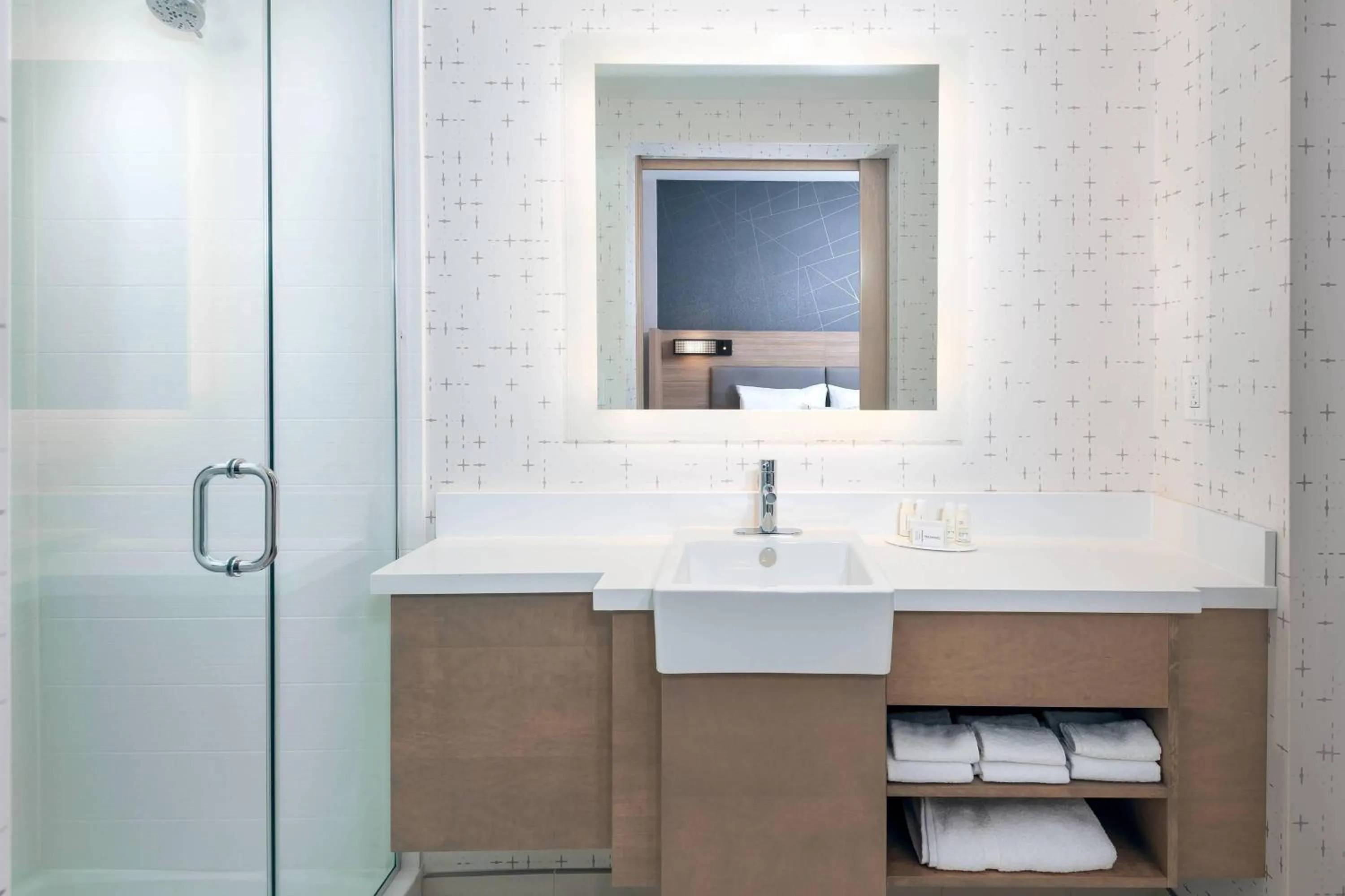 Bathroom in SpringHill Suites by Marriott Indianapolis Westfield