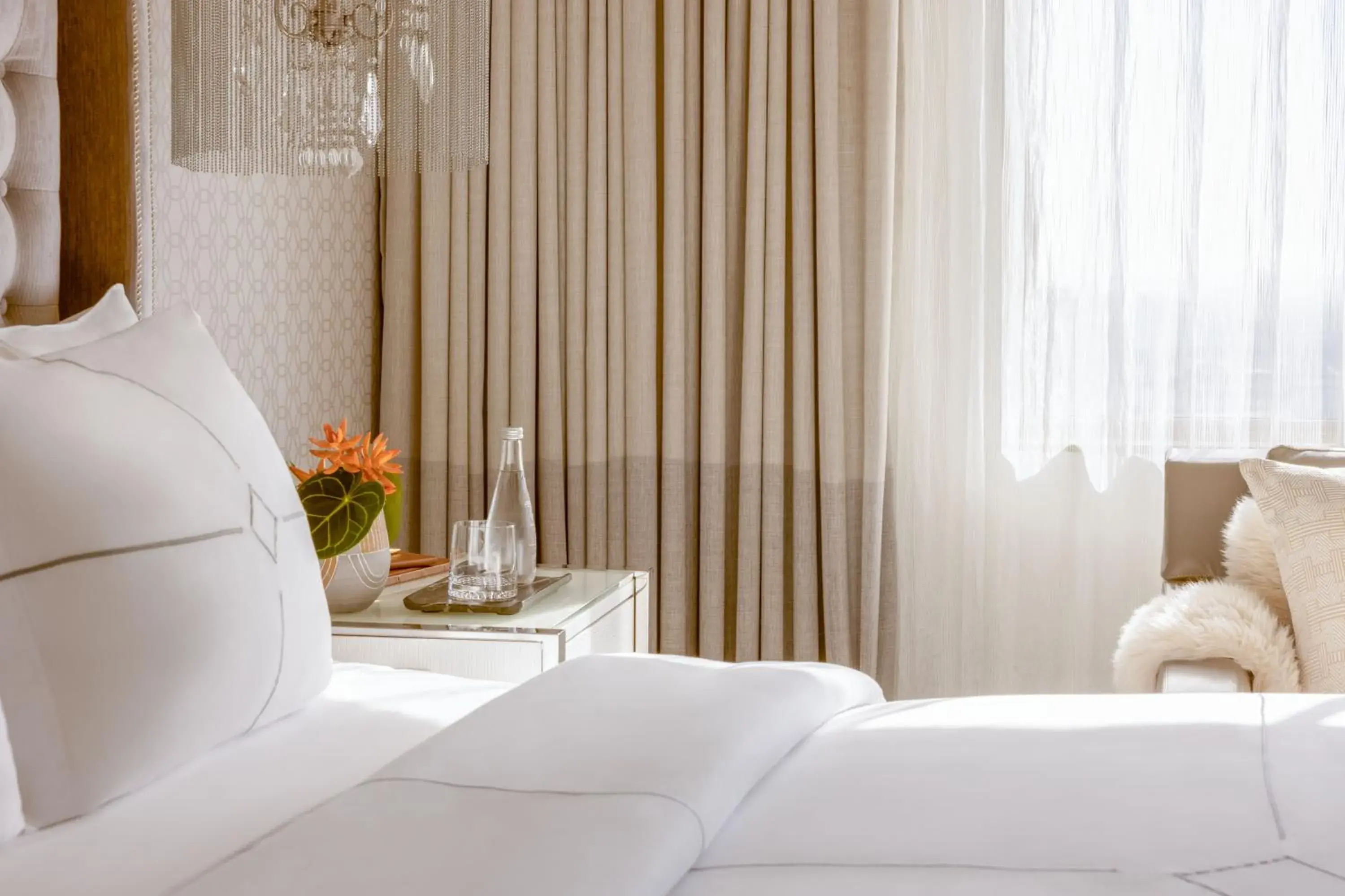 Deluxe King Room with City View in Huntley Santa Monica Beach Deluxe King Room with City View in Huntley Santa Monica Beach