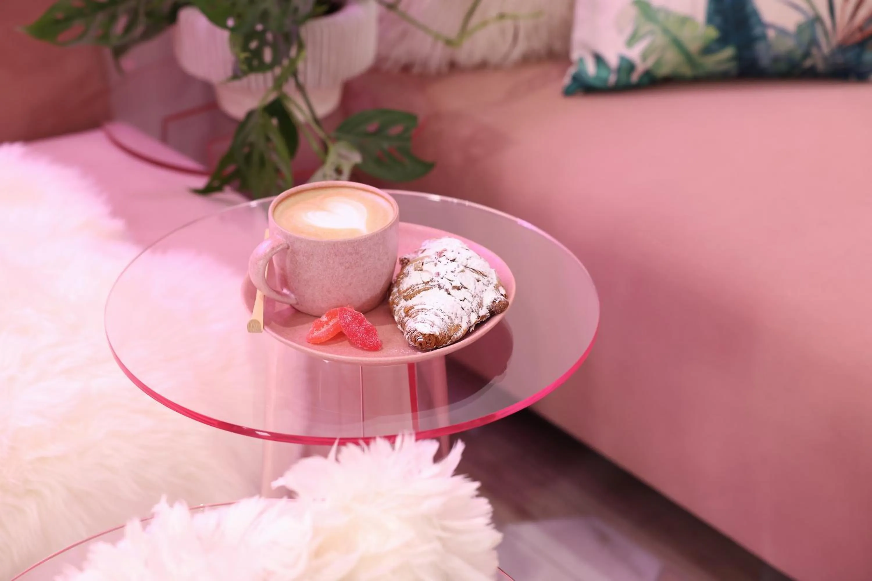 Coffee/tea facilities, Bed in Huntley Santa Monica Beach