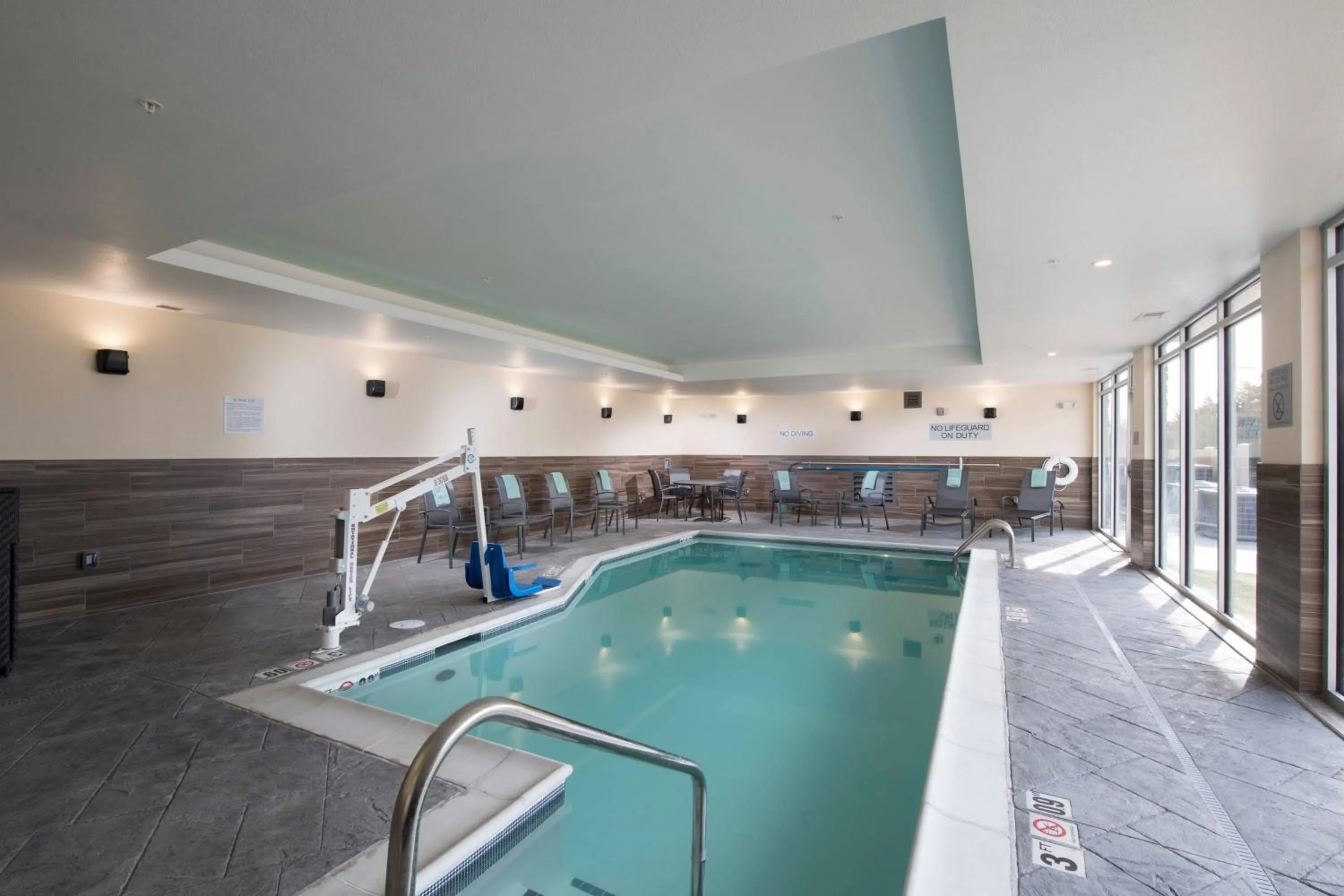 Swimming pool in Fairfield Inn & Suites by Marriott Oklahoma City El Reno