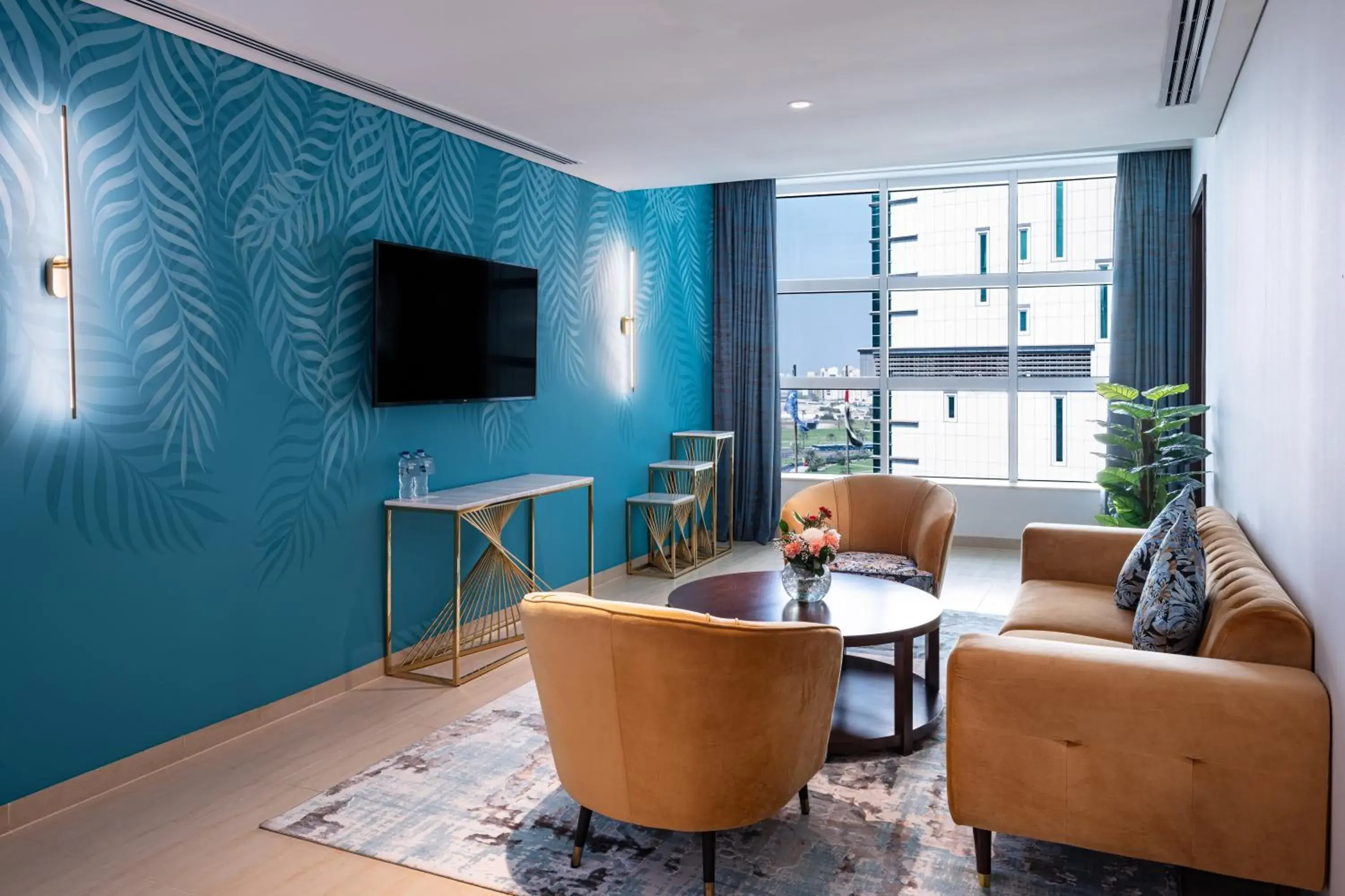 Business Suite, 1 Bedroom Suite, 1 King, Skyline view in Four Points by Sheraton Sharjah Business Suite, 1 Bedroom Suite, 1 King, Skyline view in Four Points by Sheraton Sharjah