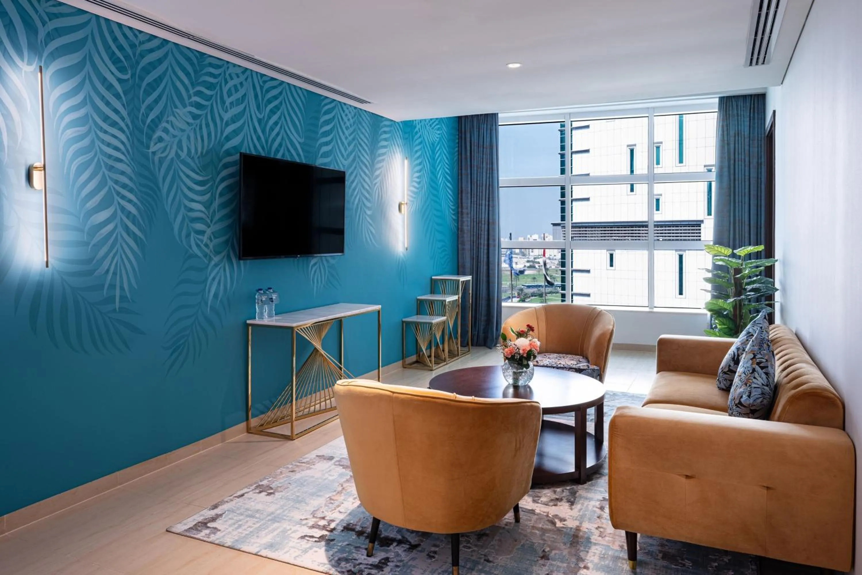 Photo of the whole room in Four Points by Sheraton Sharjah