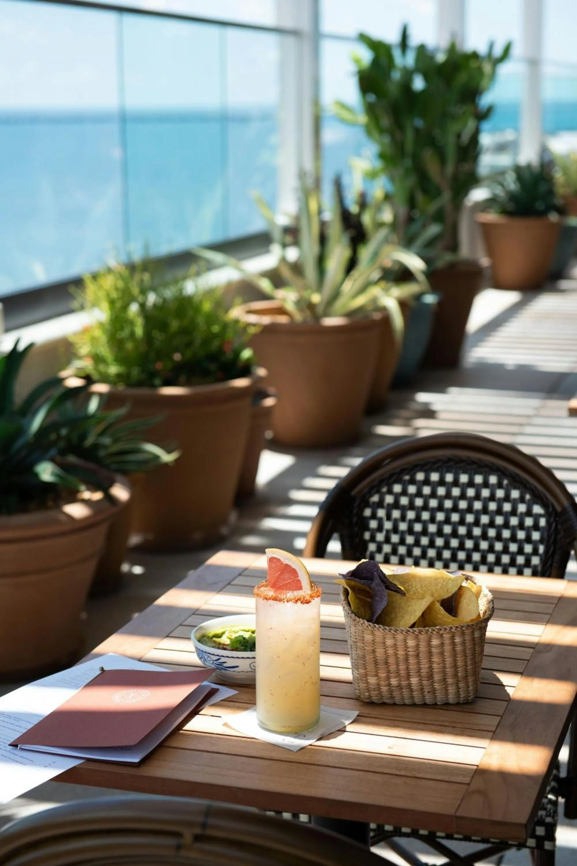 Restaurant/places to eat in The CURRENT Hotel, Autograph Collection