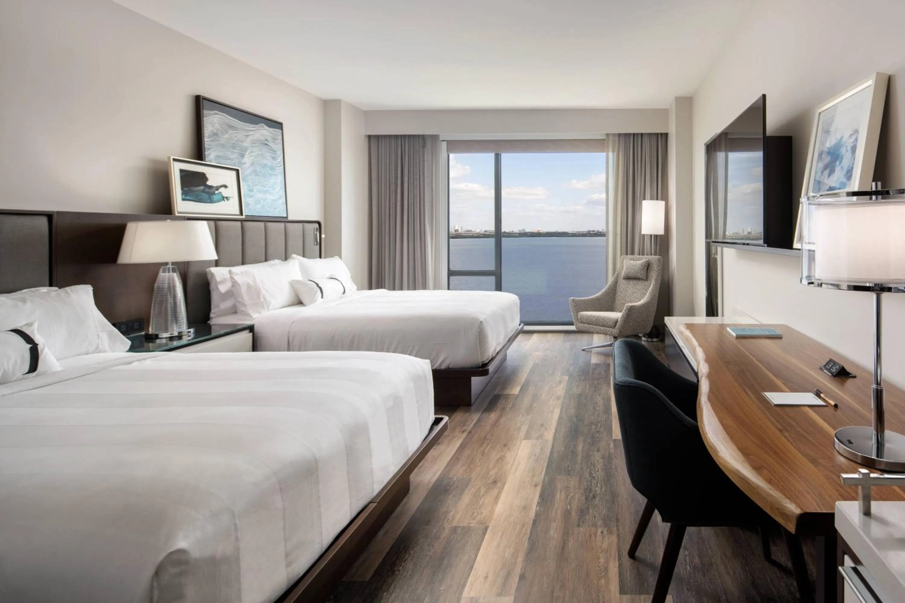 Photo of the whole room, Bed in The CURRENT Hotel, Autograph Collection