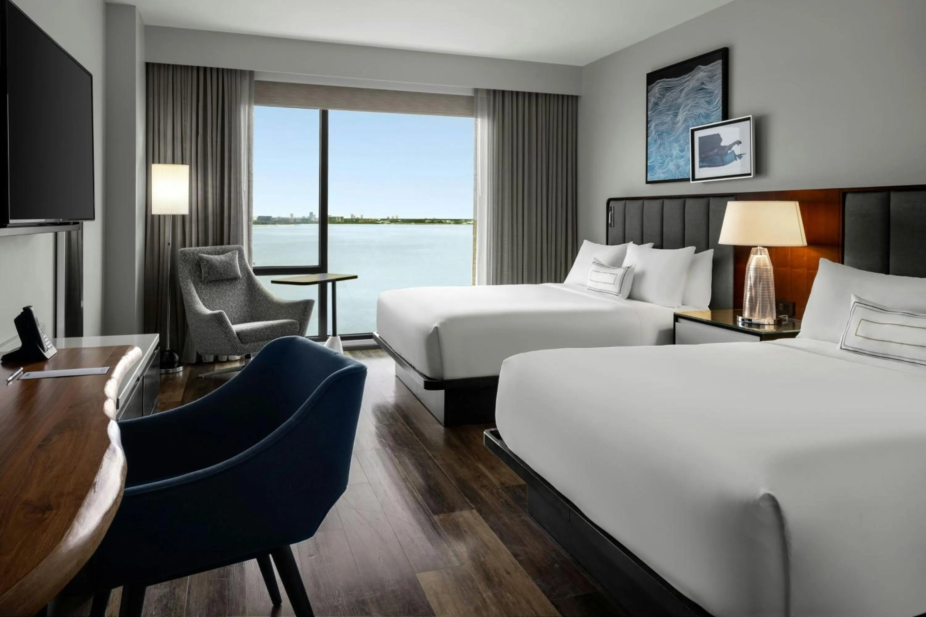 Photo of the whole room, Bed in The CURRENT Hotel, Autograph Collection