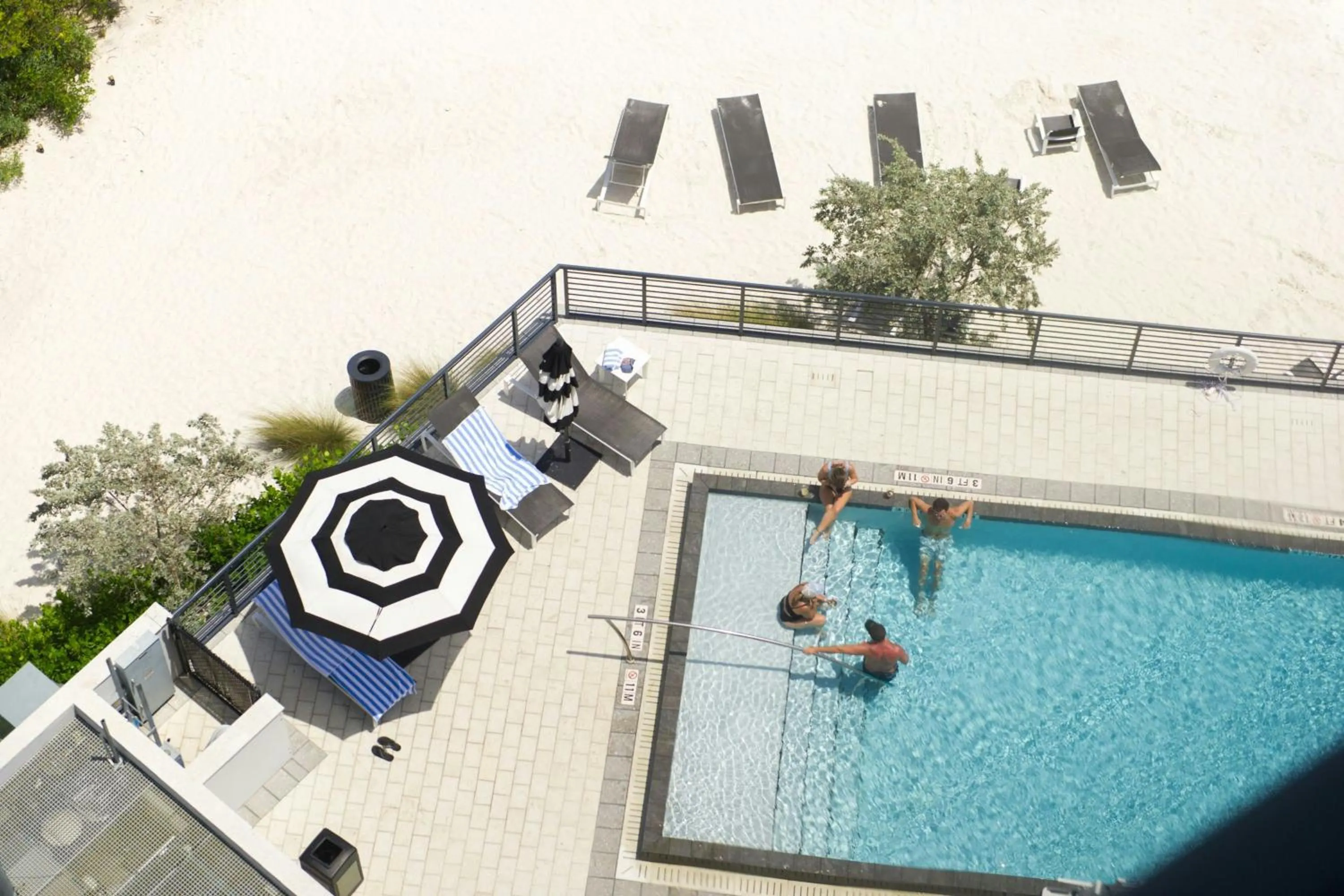 Swimming pool in The CURRENT Hotel, Autograph Collection