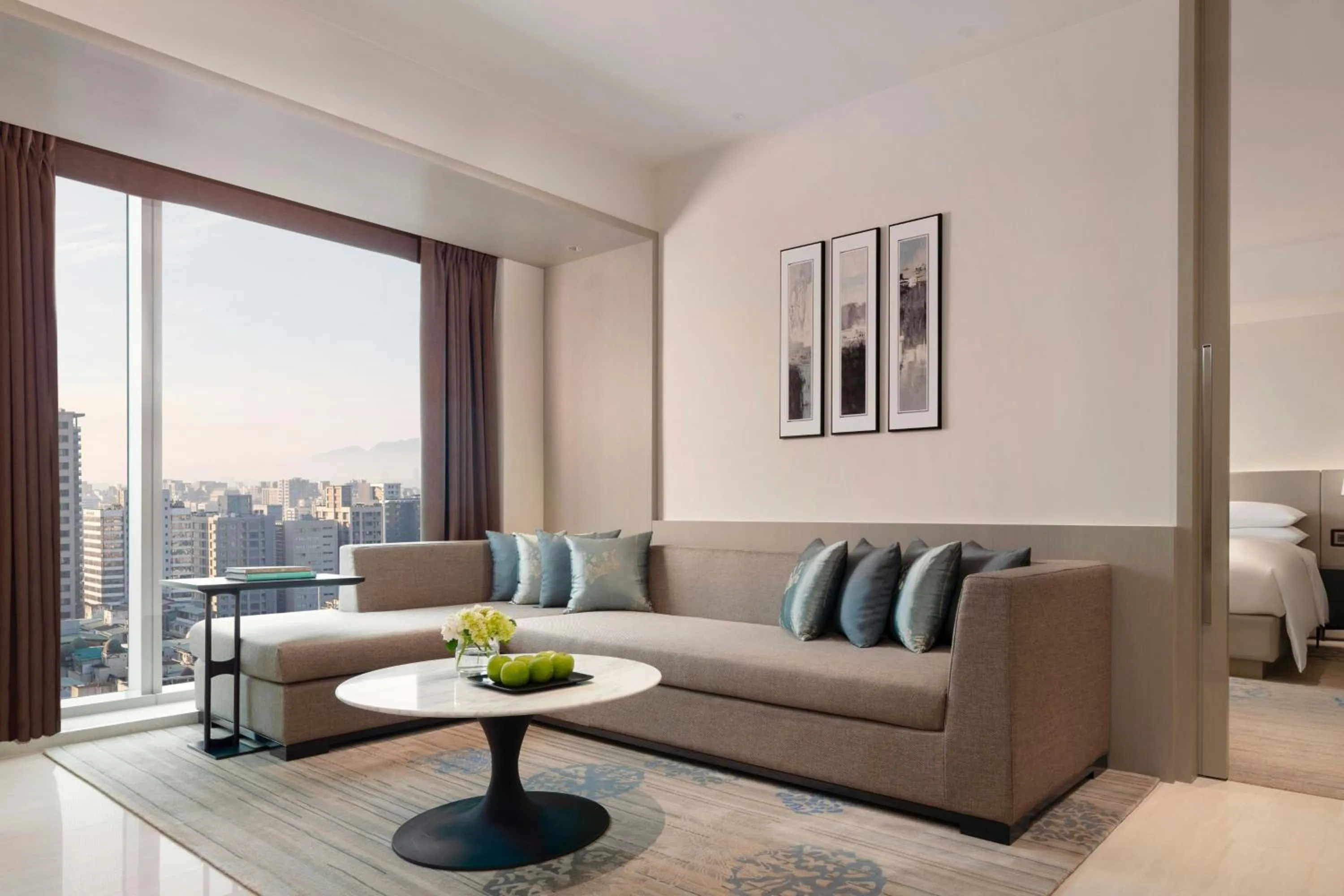 Living room in Courtyard by Marriott Taipei Downtown