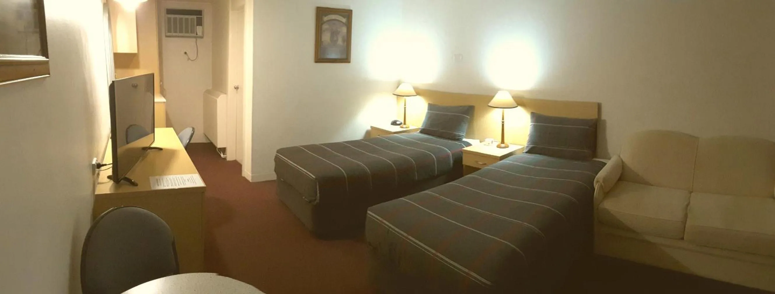 Bed in Cooma Motor Lodge Motel