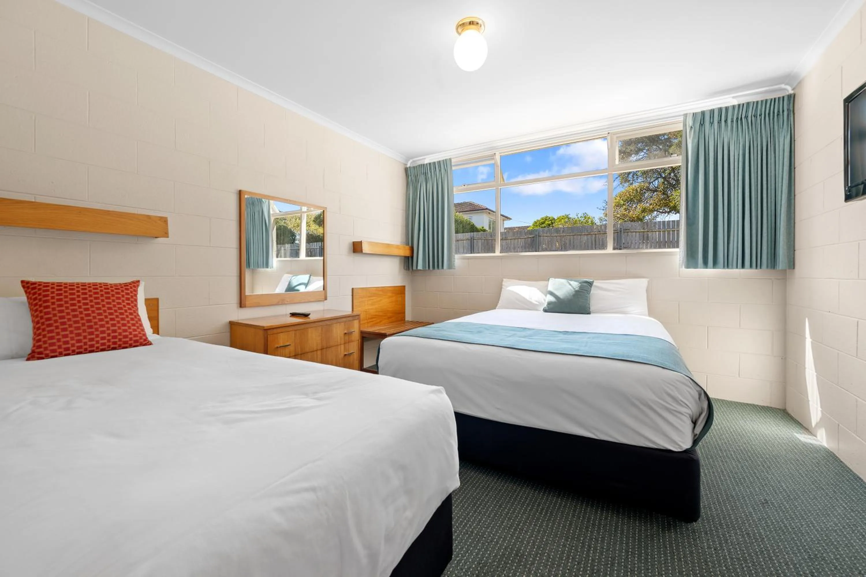Bed in Comfort Inn Devonport