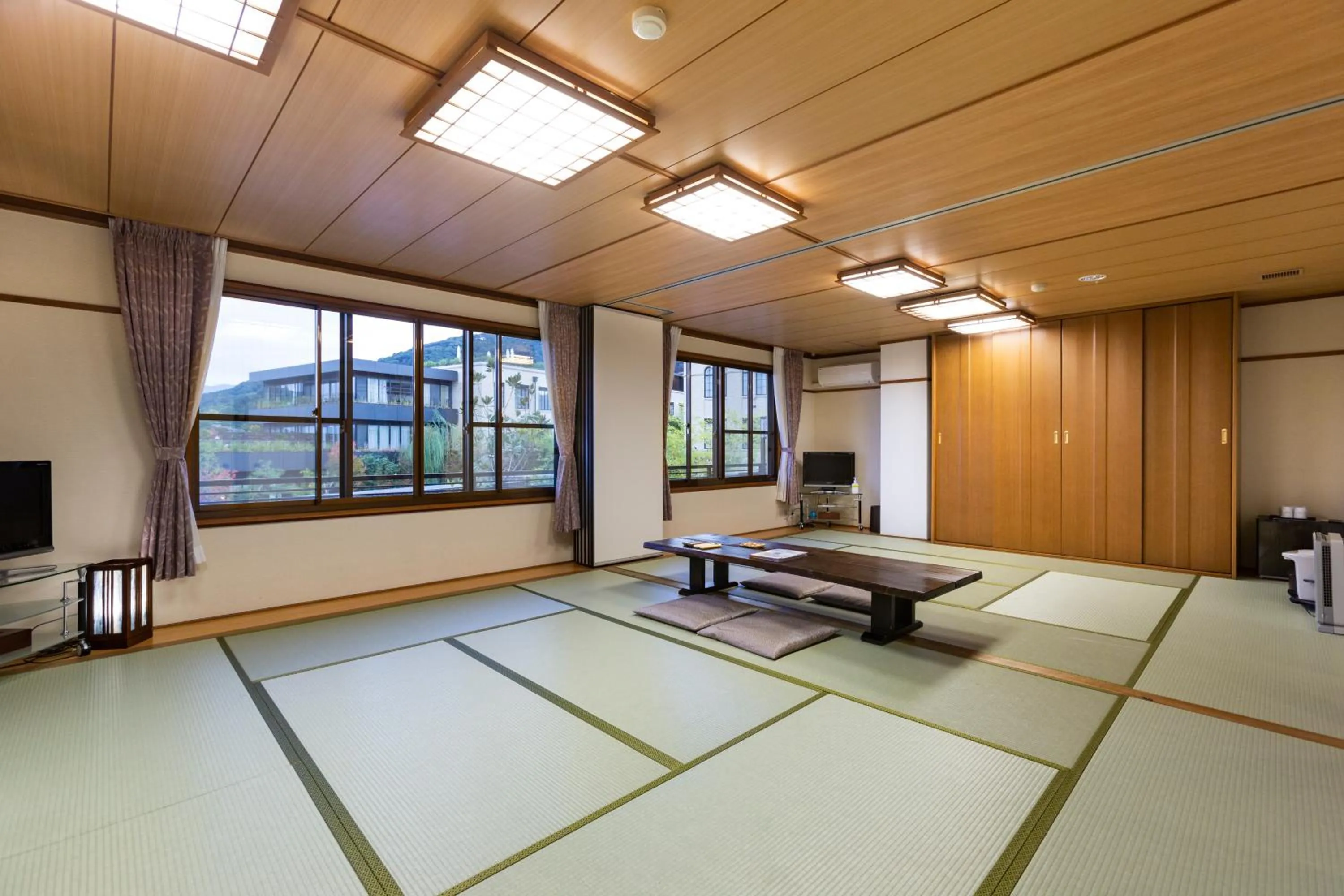 Photo of the whole room in Kyoto Higashiyamaso