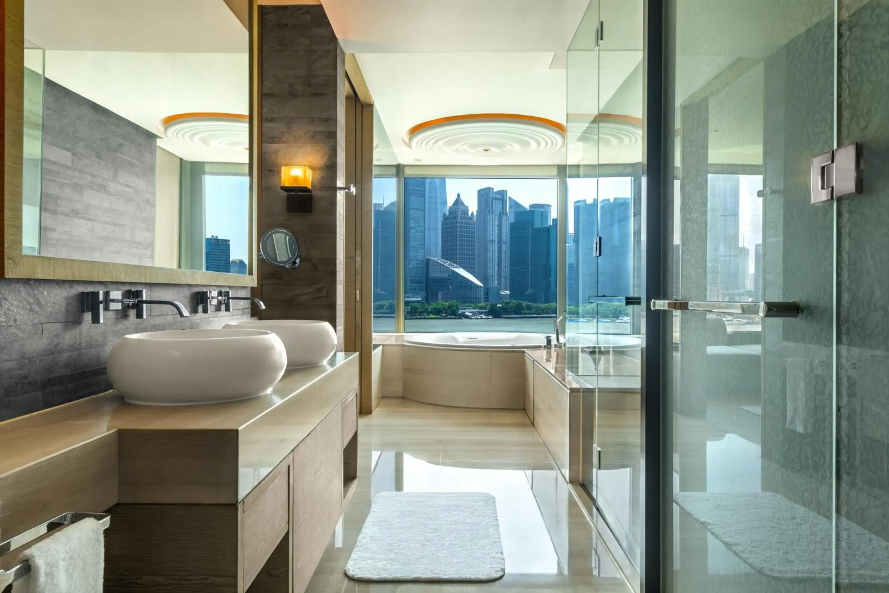 Grand Riverside Suite in Banyantree Shanghai On the Bund - Tales rooftop bar boasts a jaw-dropping panoramic vista Grand Riverside Suite in Banyantree Shanghai On the Bund - Tales rooftop bar boasts a jaw-dropping panoramic vista