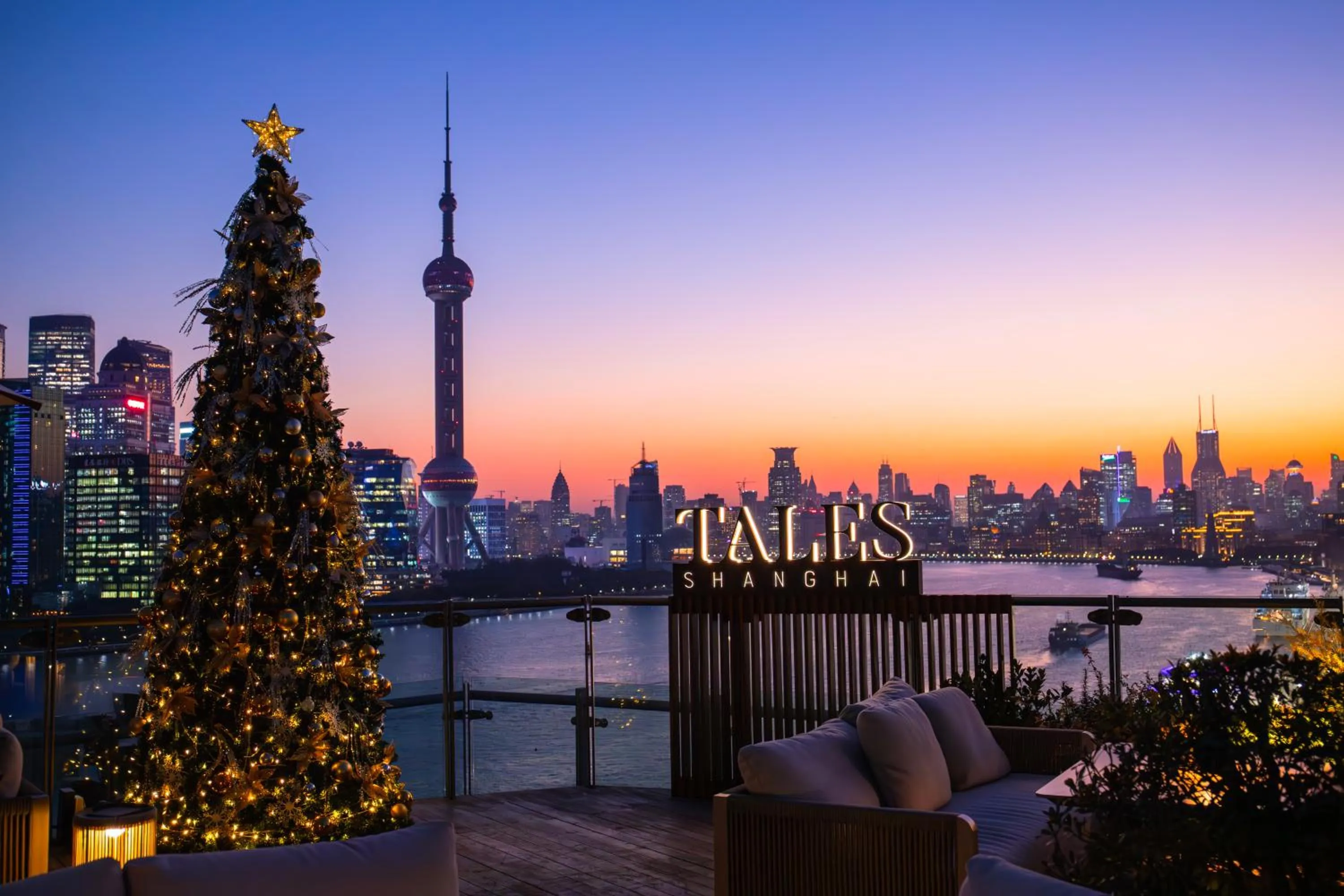 Lake view in Banyantree Shanghai On the Bund - Tales rooftop bar boasts a jaw-dropping panoramic vista