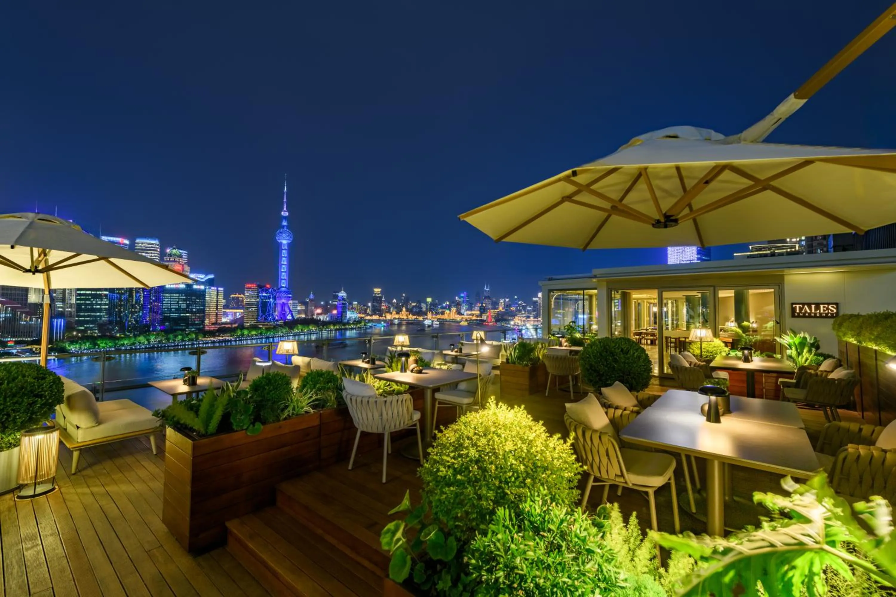 Restaurant/places to eat in Banyantree Shanghai On the Bund - Tales rooftop bar boasts a jaw-dropping panoramic vista