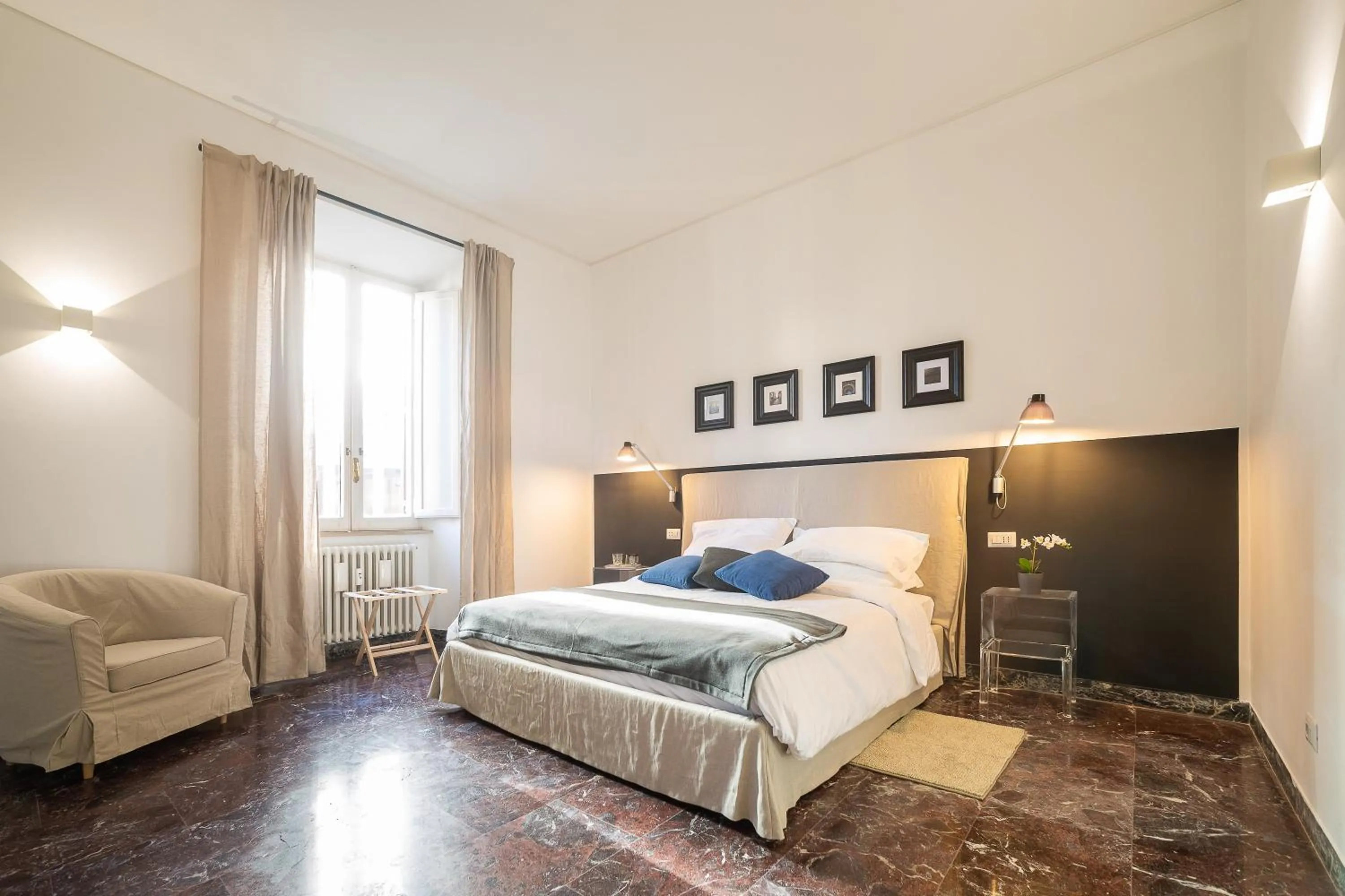 Bed in Lombardia40 Luxury Suites