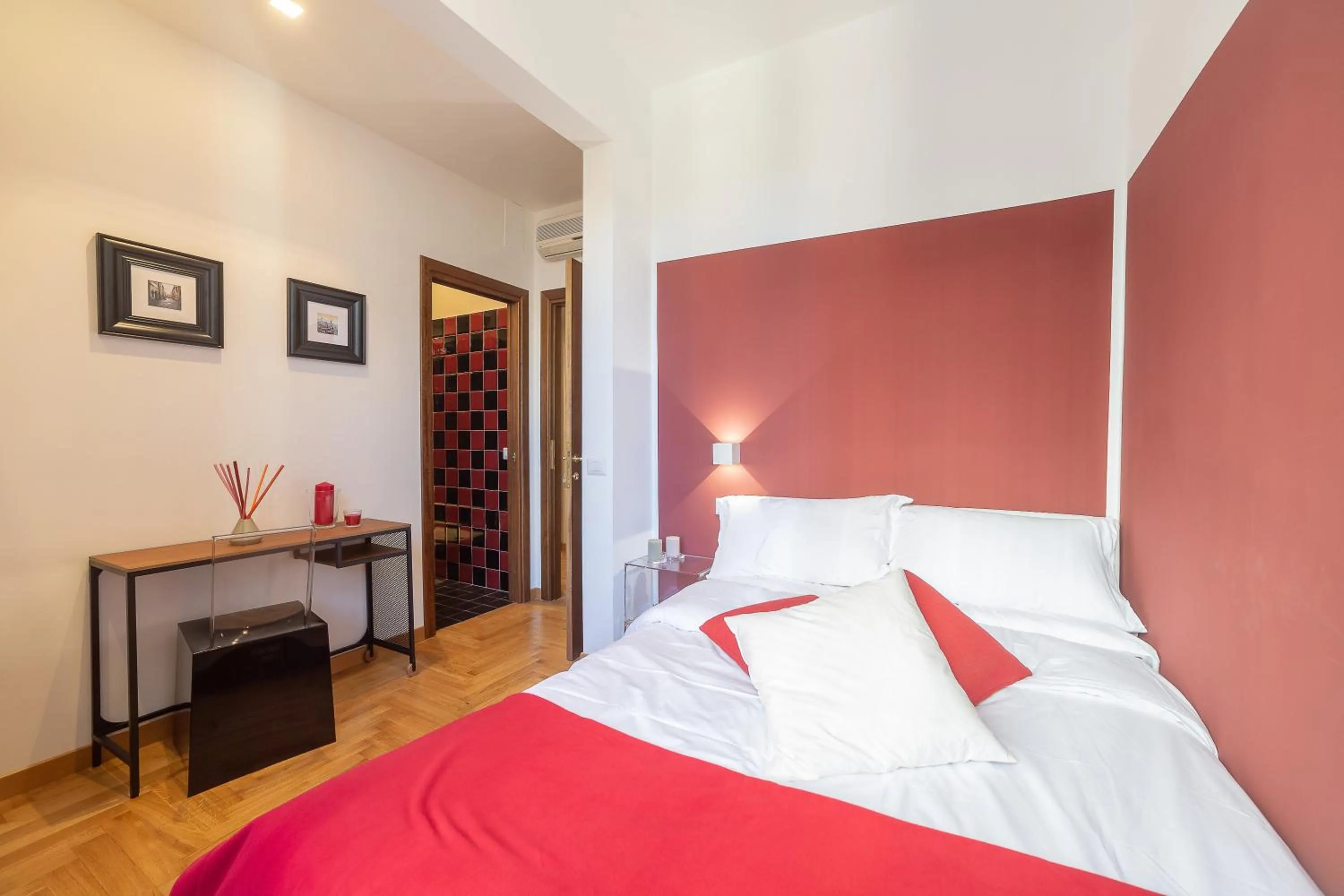 Bed in Lombardia40 Luxury Suites