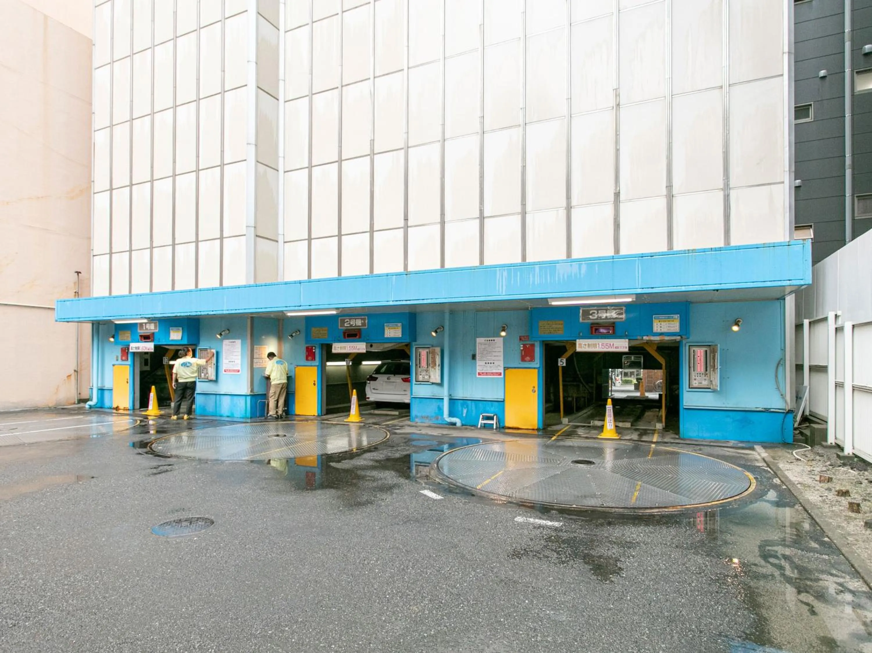 Parking in Sutton Hotel Hakata City