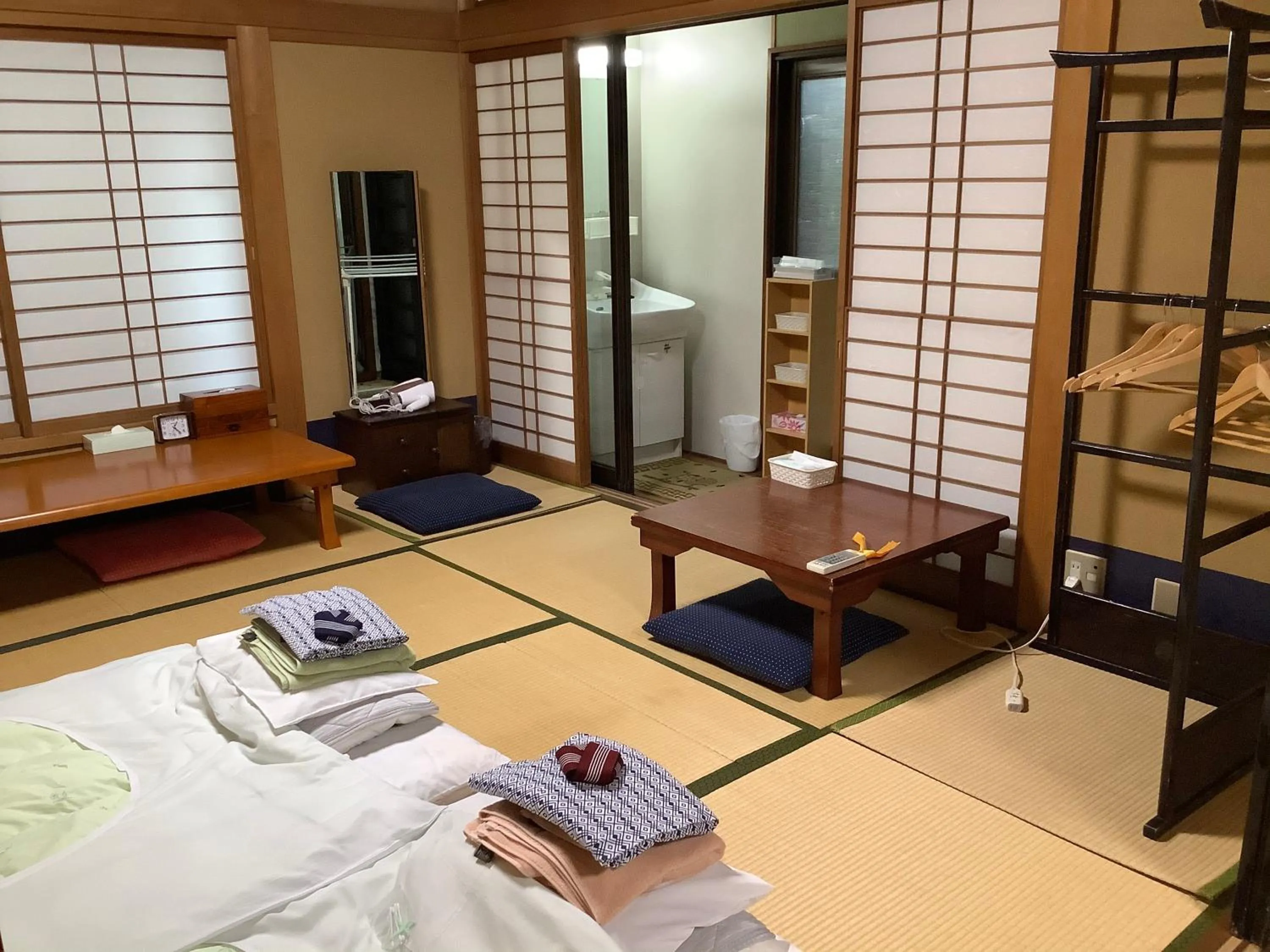 Photo of the whole room, Bed in Kamuroan