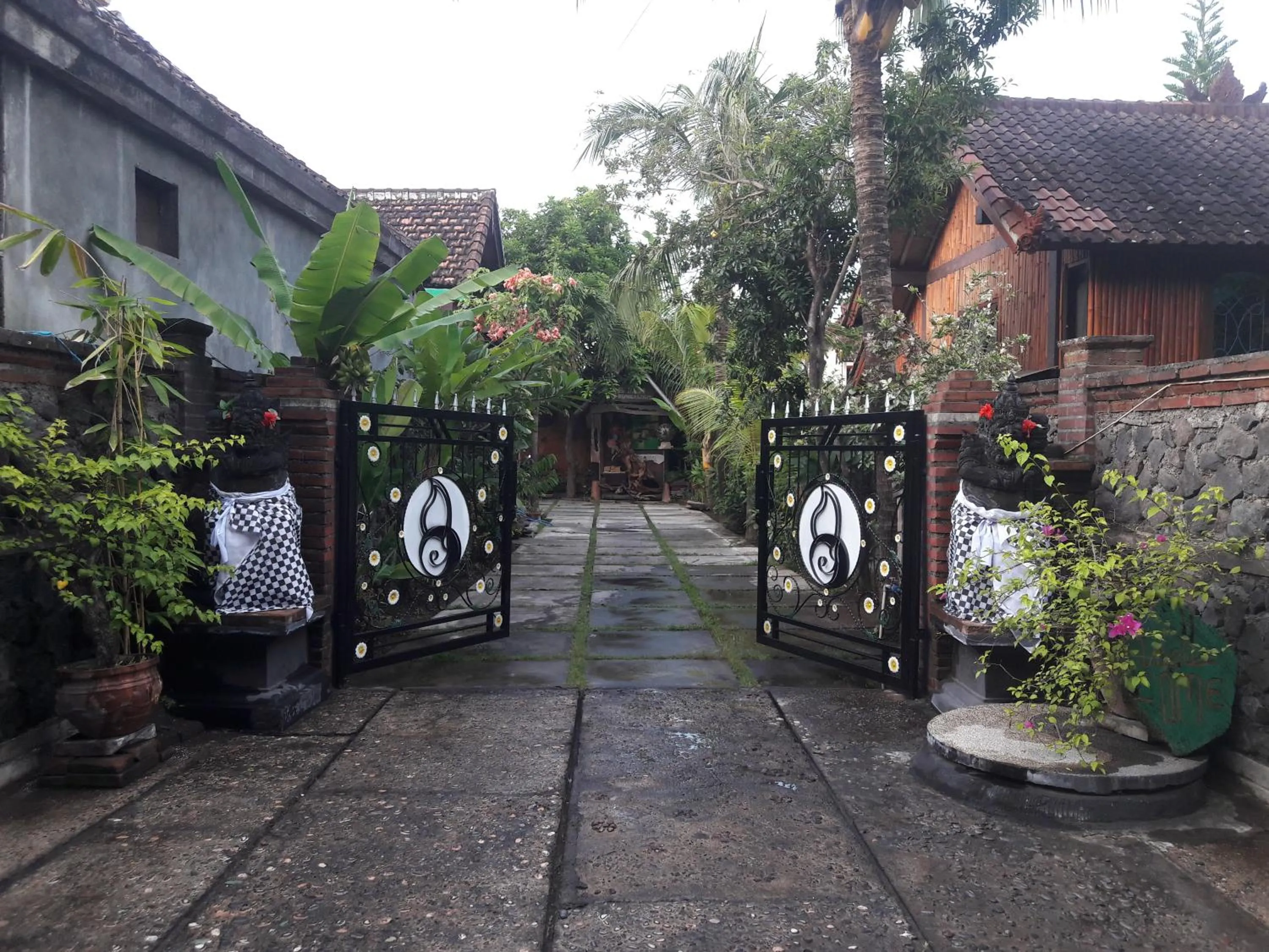 Facade/entrance in Bulih Beach Bungalows
