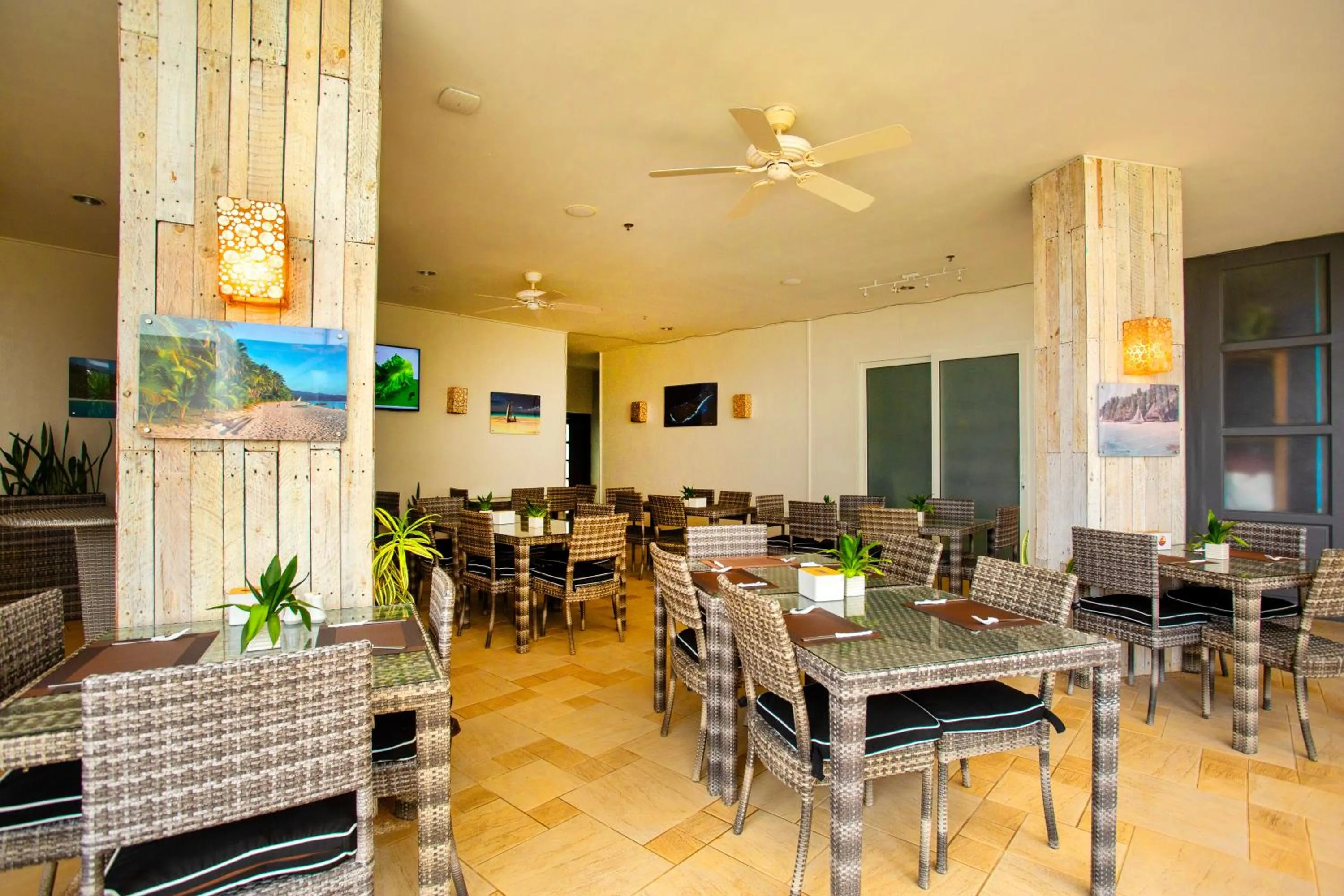 Restaurant/places to eat in 7Stones Boracay