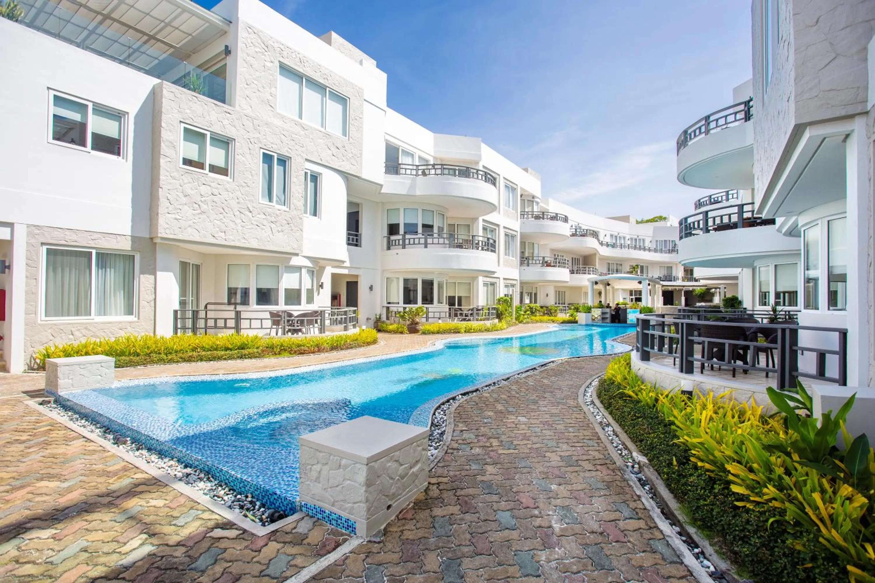 Swimming pool in 7Stones Boracay