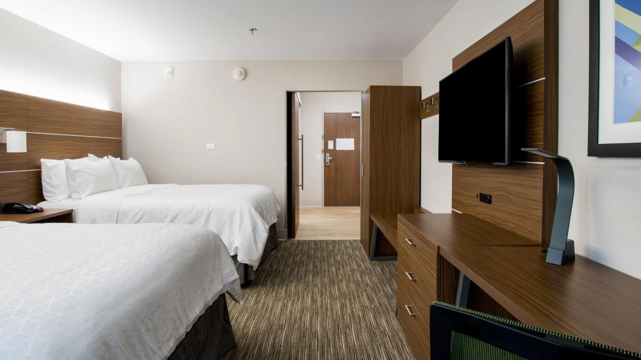 Photo of the whole room, Bed in Holiday Inn Express & Suites Racine by IHG