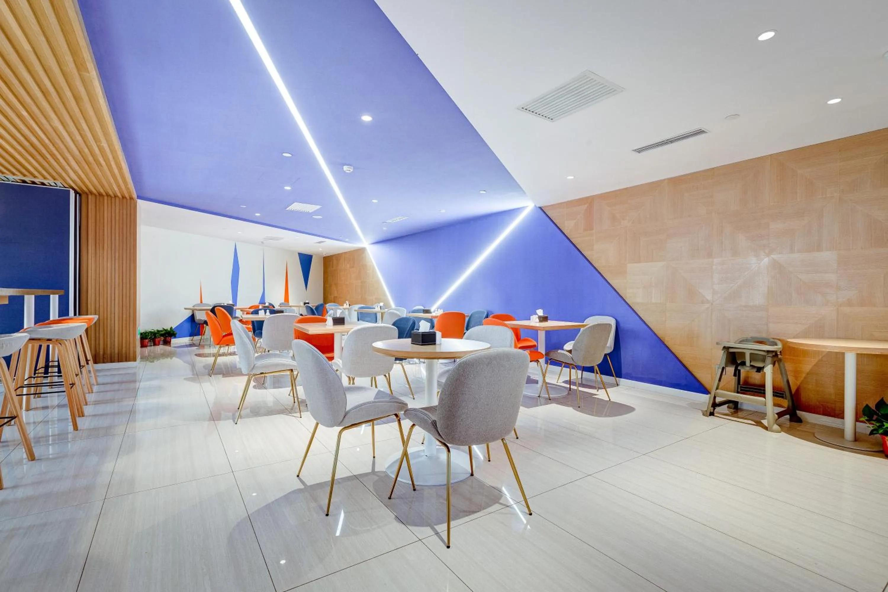 Restaurant/places to eat in Holiday Inn Express Xi'an Bell Tower by IHG