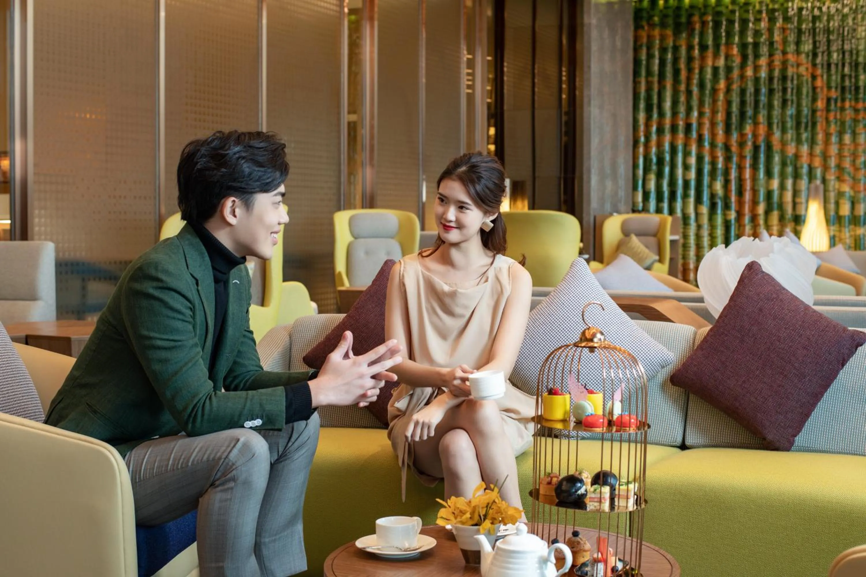 Lounge or bar in Holiday Inn Shunde by IHG