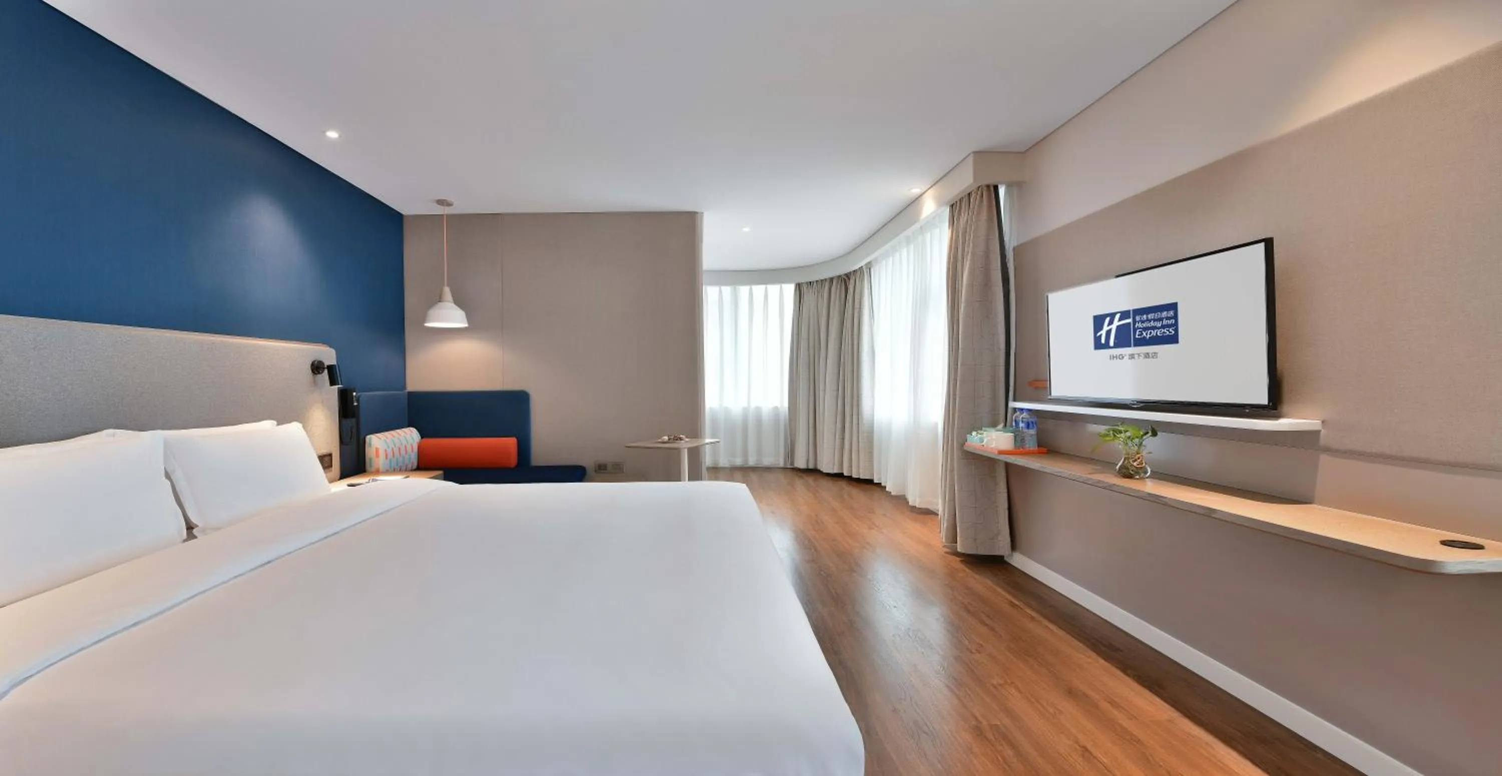 Bed in Holiday Inn Express Chengdu North Railway Station by IHG - Near Panda Base, Near Chunxi Road Free laundromat