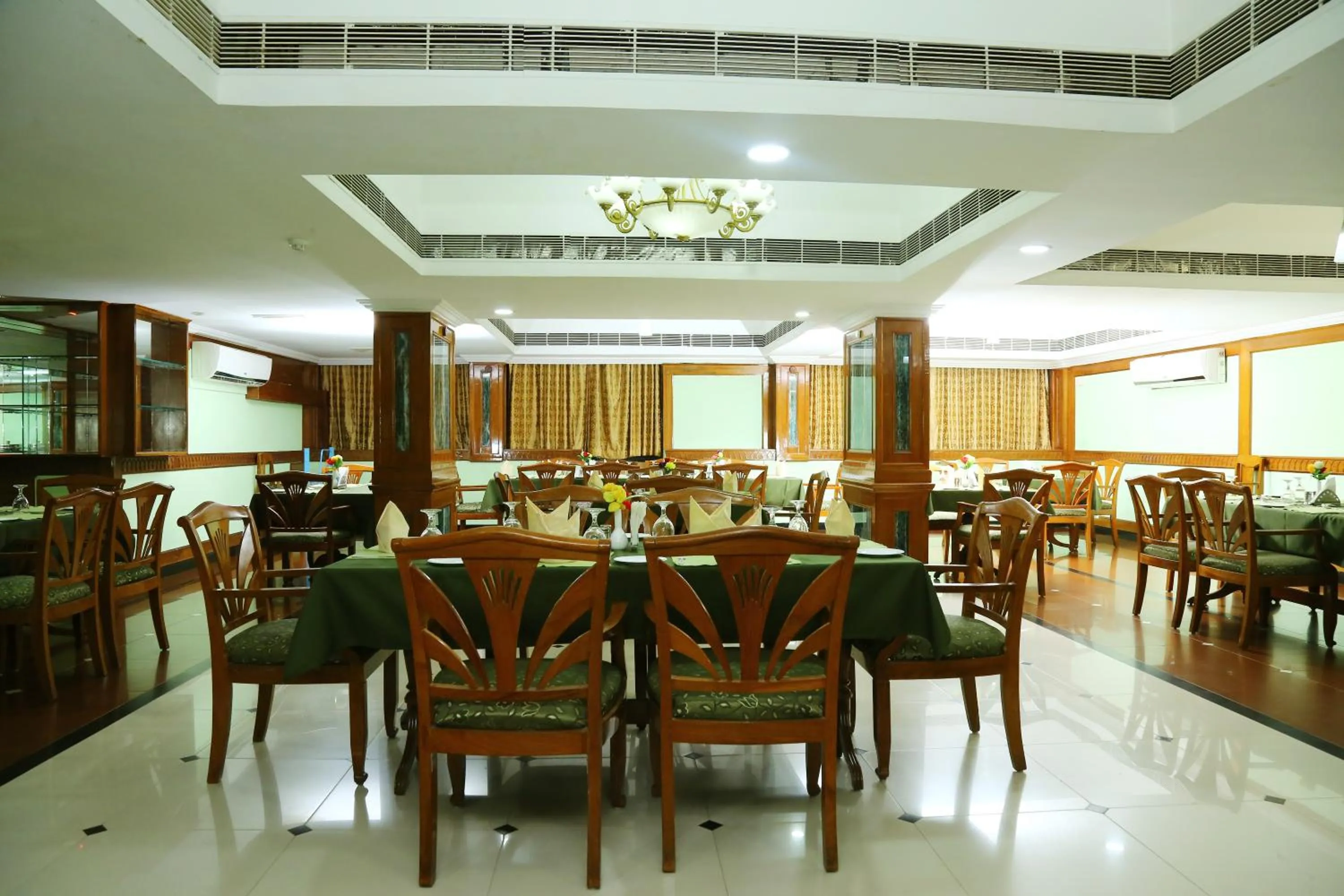 Restaurant/places to eat in Mayura Residency